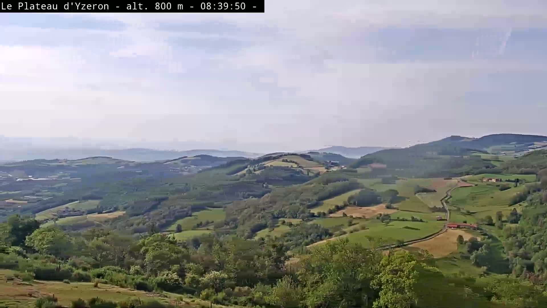Yzeron Adventure,  Plateau d'Yzeron Live Cam - Lyon, Rhone, Auvergne-Rhone-Alpes, france