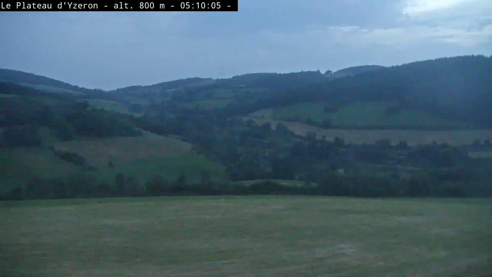 Yzeron Adventure,  Plateau d'Yzeron Live Cam - Lyon, Rhone, Auvergne-Rhone-Alpes, france