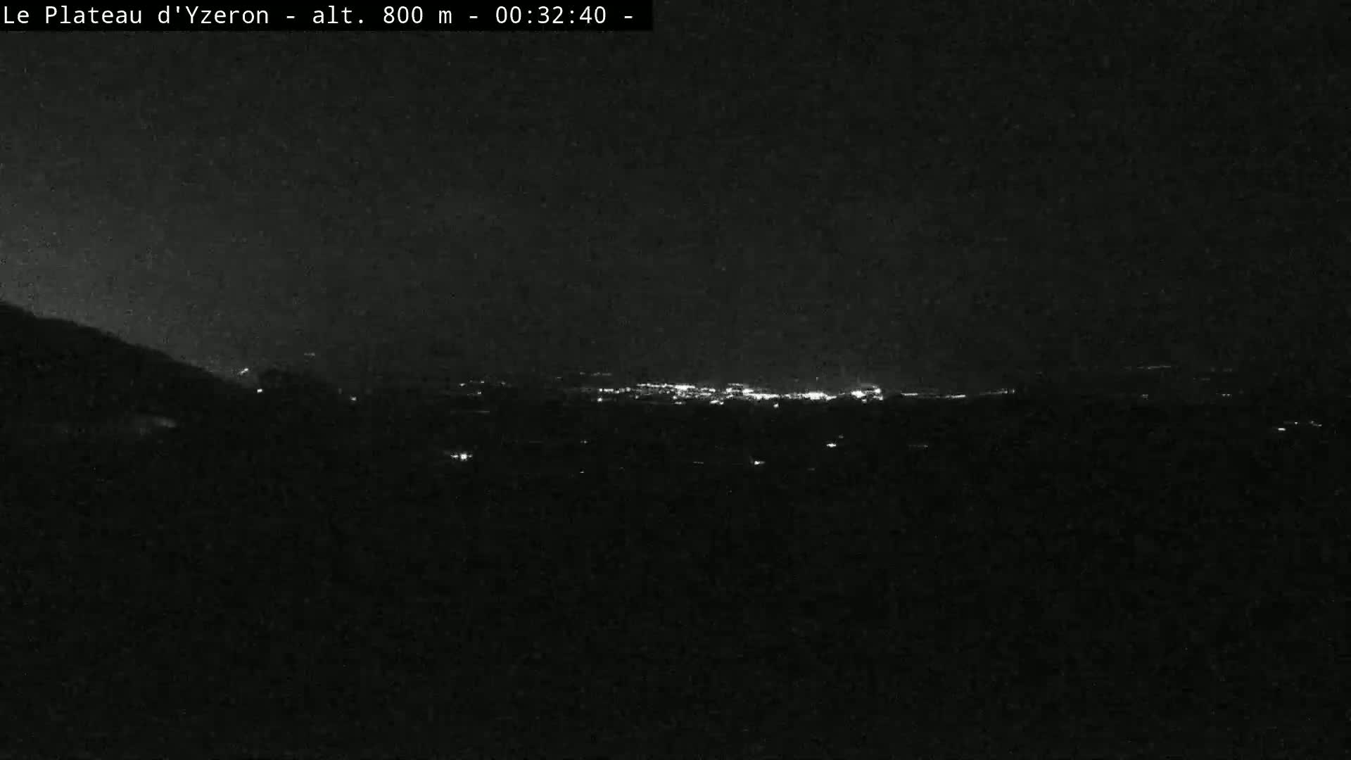 Yzeron Adventure,  Plateau d'Yzeron Live Cam - Lyon, Rhone, Auvergne-Rhone-Alpes, france