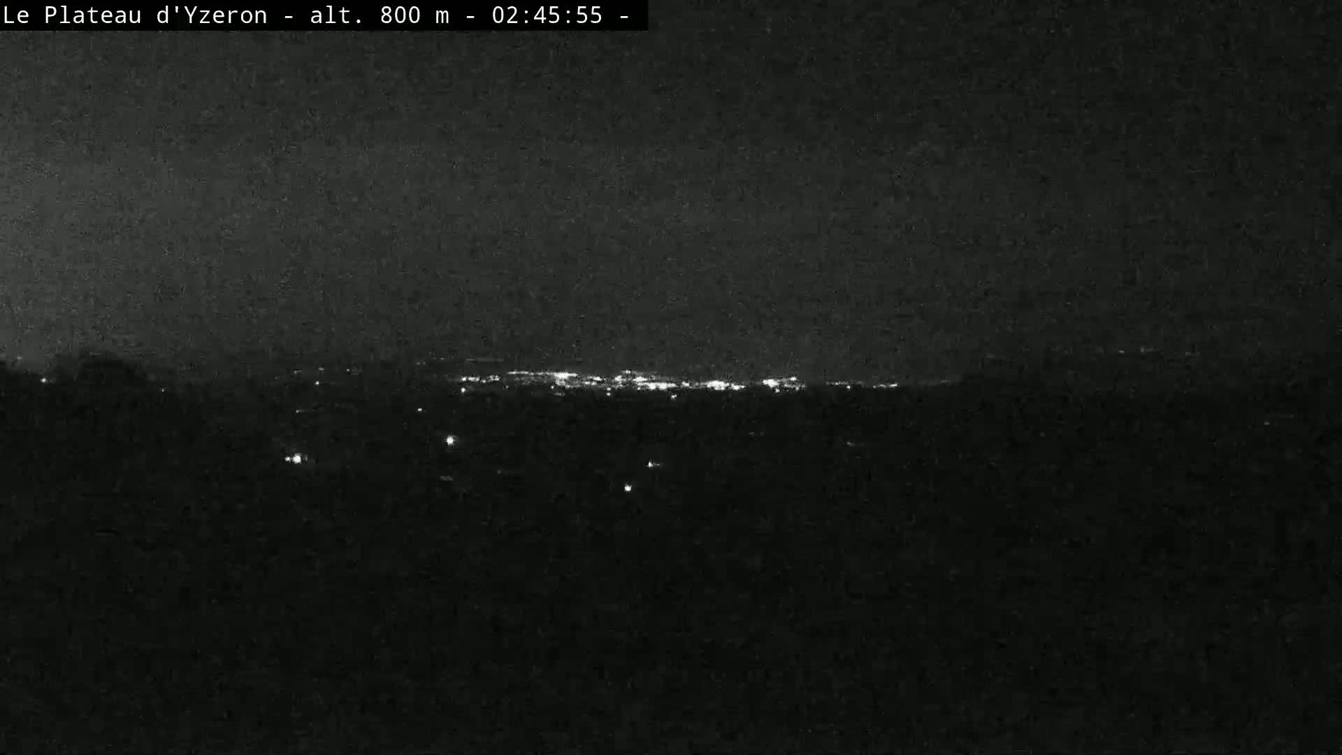 Yzeron Adventure,  Plateau d'Yzeron Live Cam - Lyon, Rhone, Auvergne-Rhone-Alpes, france