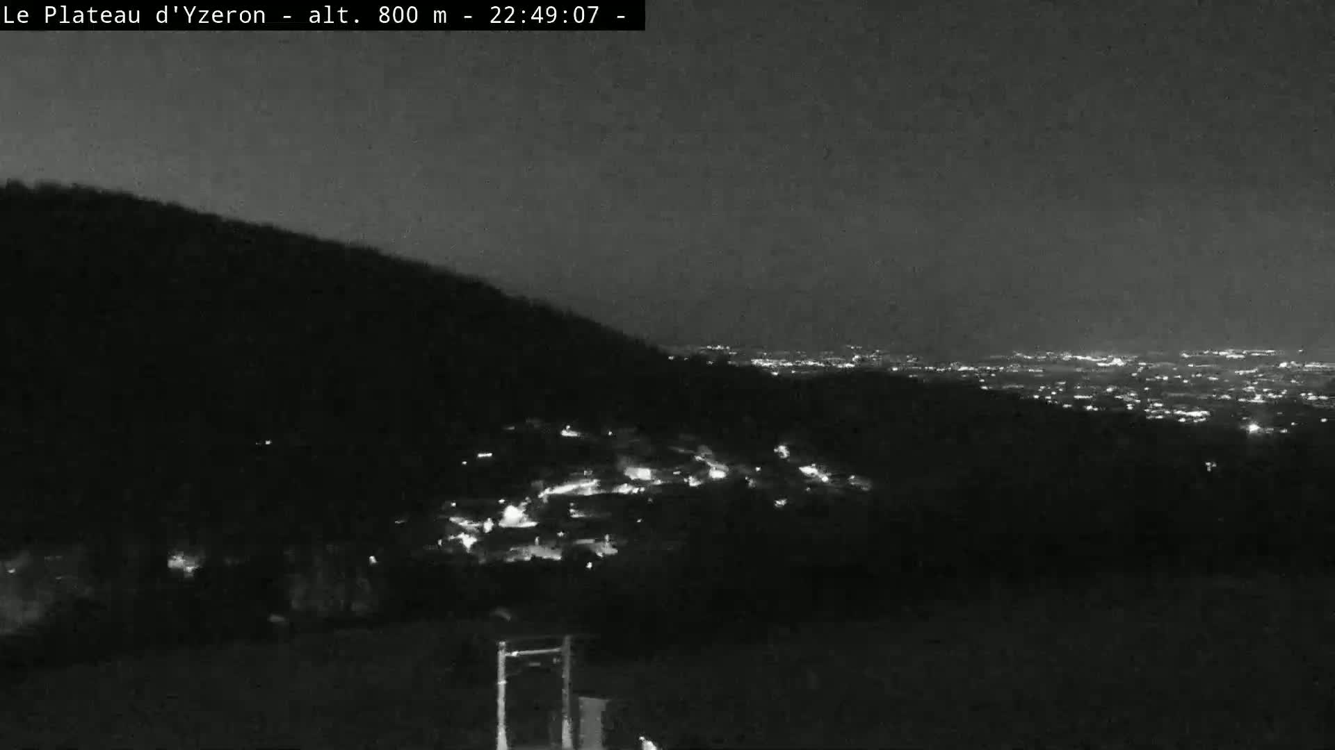 Yzeron Adventure,  Plateau d'Yzeron Live Cam - Lyon, Rhone, Auvergne-Rhone-Alpes, france