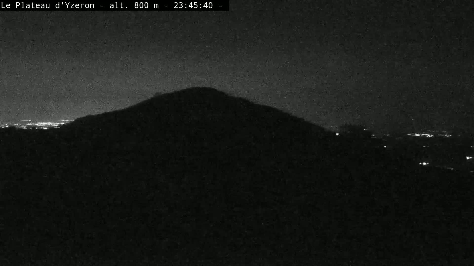 Yzeron Adventure,  Plateau d'Yzeron Live Cam - Lyon, Rhone, Auvergne-Rhone-Alpes, france