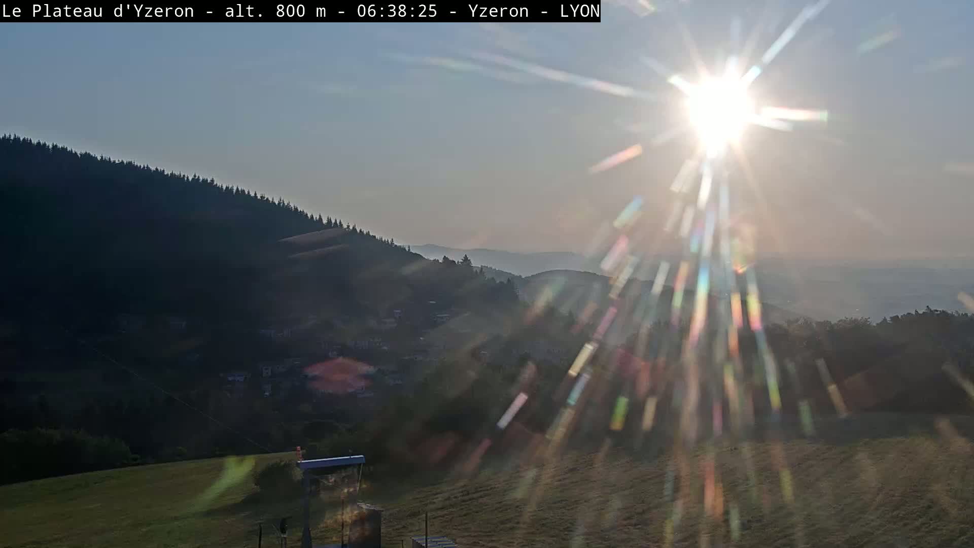 Yzeron Adventure,  Plateau d'Yzeron Live Cam - Lyon, Rhone, Auvergne-Rhone-Alpes, france