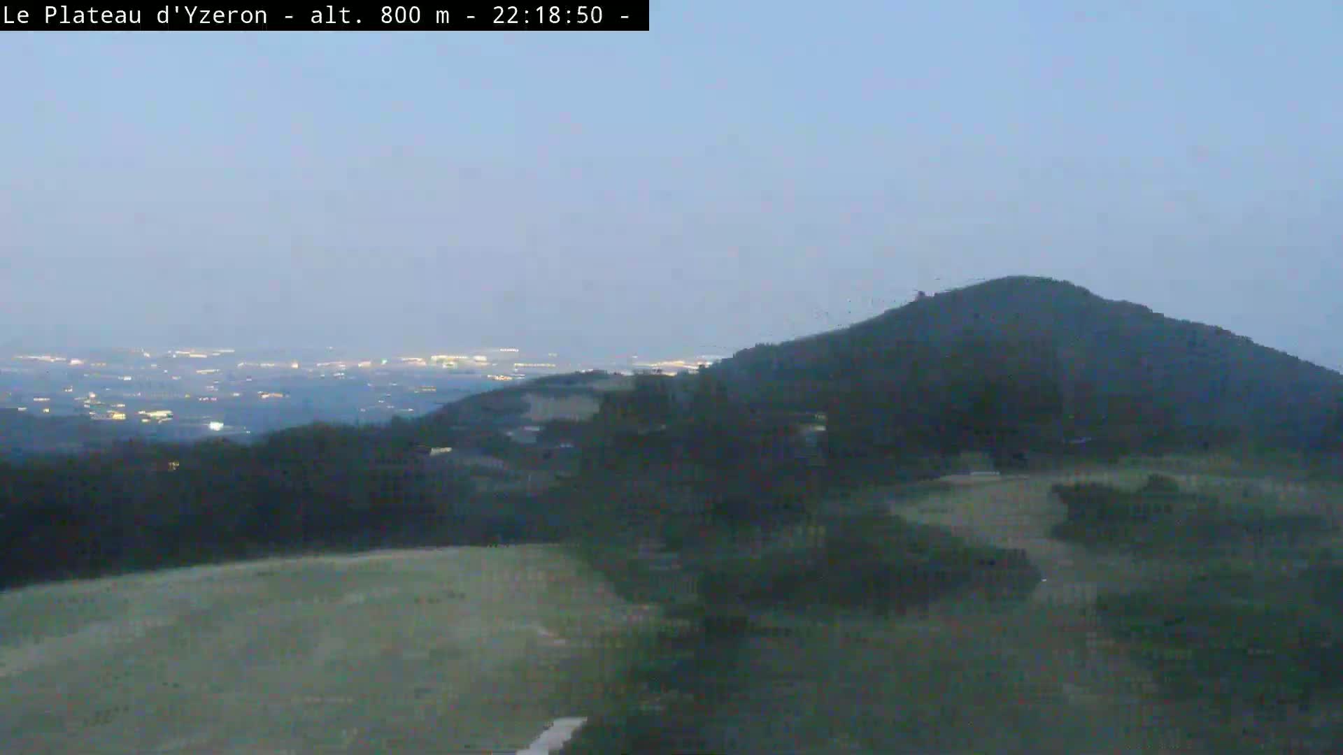 Yzeron Adventure,  Plateau d'Yzeron Live Cam - Lyon, Rhone, Auvergne-Rhone-Alpes, france