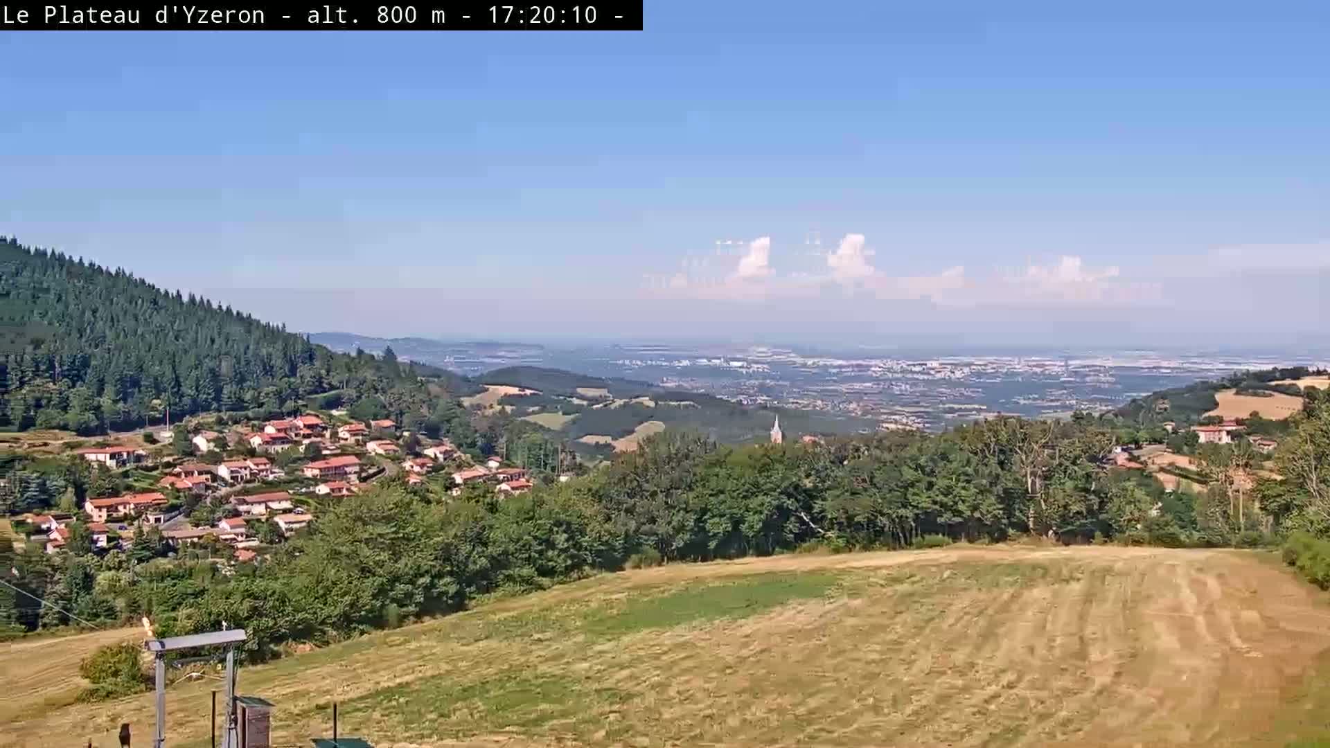 Yzeron Adventure,  Plateau d'Yzeron Live Cam - Lyon, Rhone, Auvergne-Rhone-Alpes, france