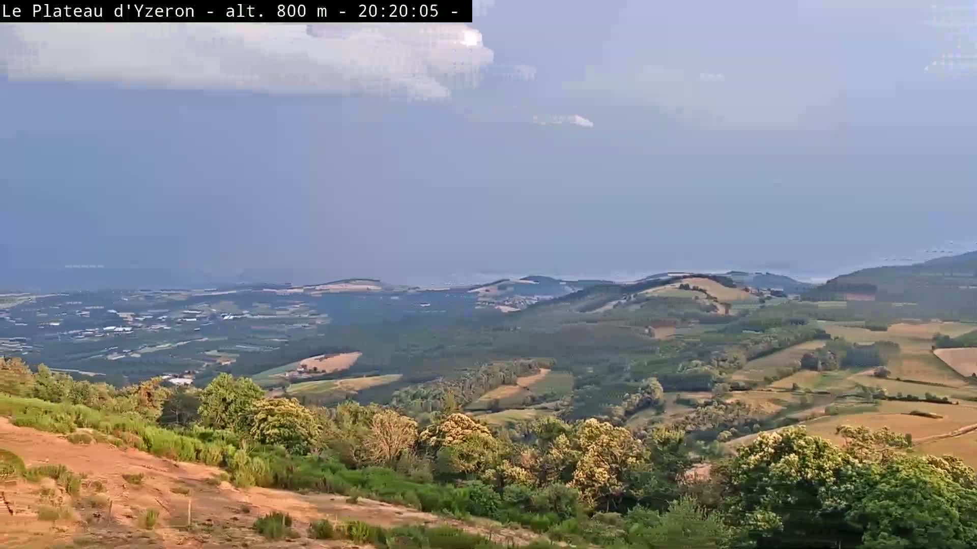 Yzeron Adventure,  Plateau d'Yzeron Live Cam - Lyon, Rhone, Auvergne-Rhone-Alpes, france
