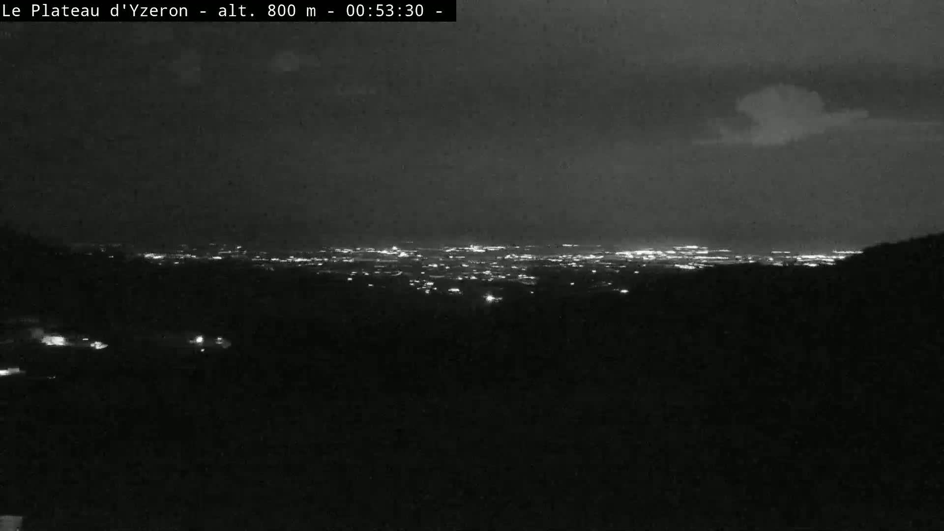Yzeron Adventure,  Plateau d'Yzeron Live Cam - Lyon, Rhone, Auvergne-Rhone-Alpes, france