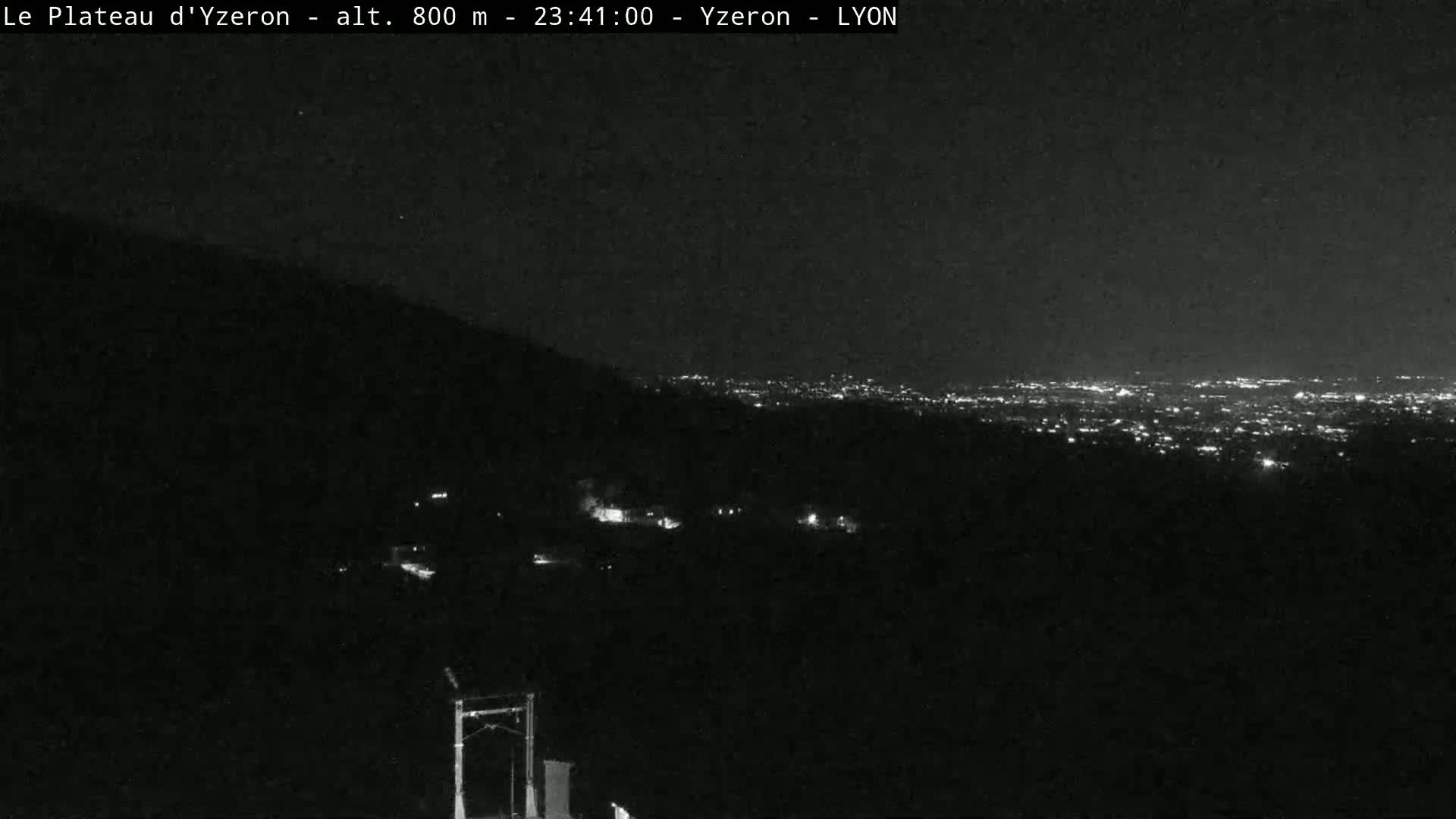 Yzeron Adventure,  Plateau d'Yzeron Live Cam - Lyon, Rhone, Auvergne-Rhone-Alpes, france