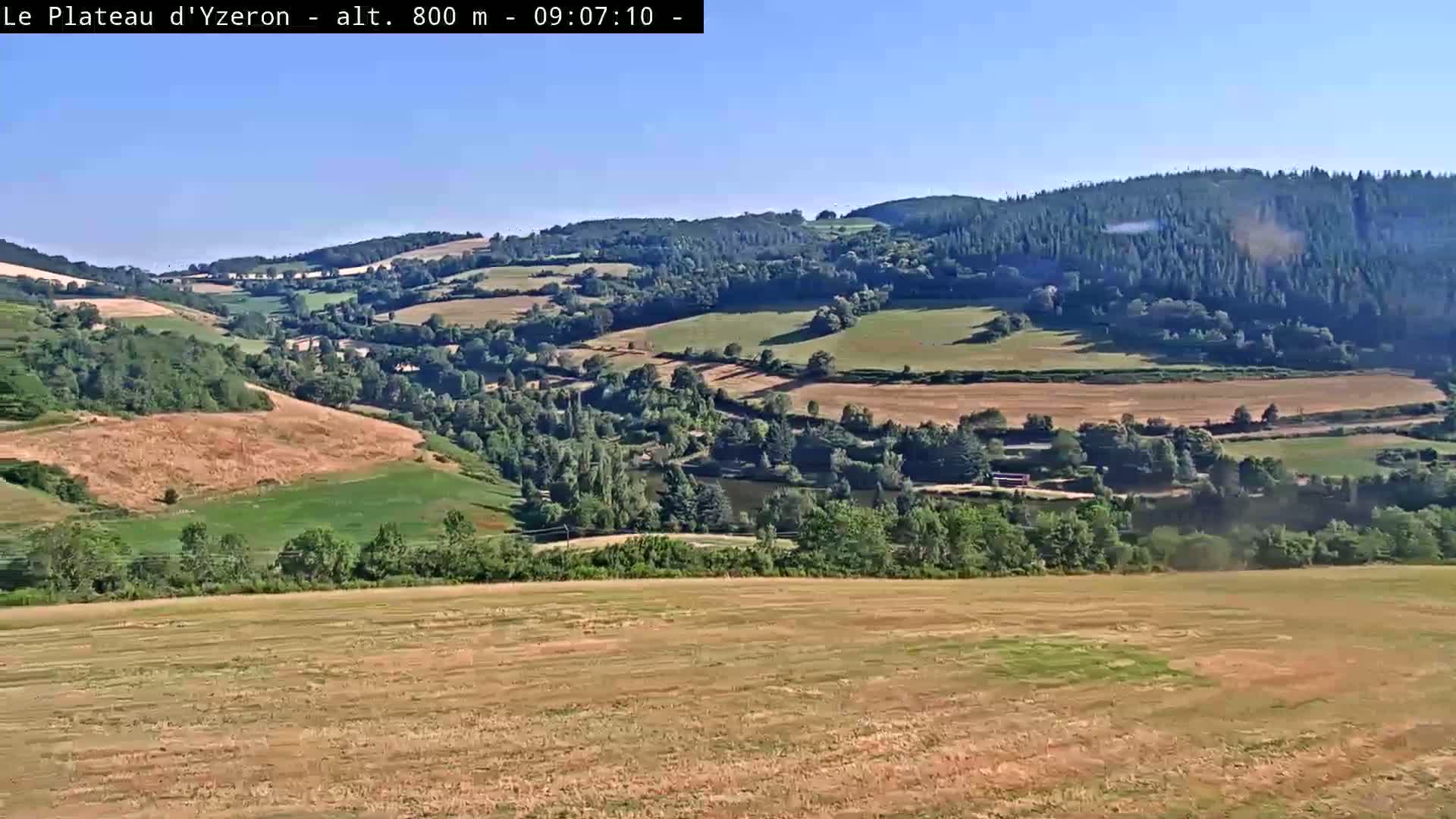 Yzeron Adventure,  Plateau d'Yzeron Live Cam - Lyon, Rhone, Auvergne-Rhone-Alpes, france