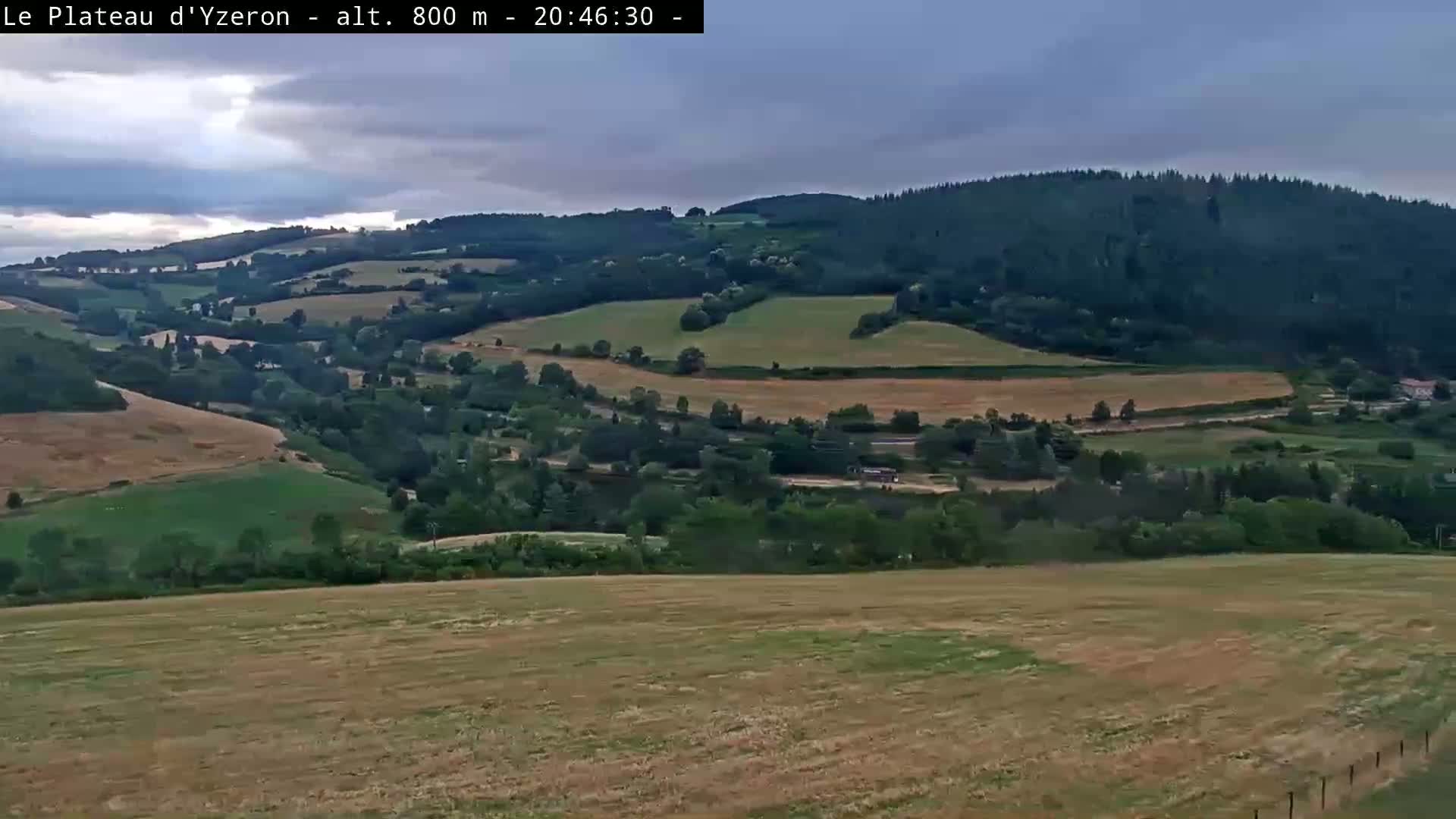 Yzeron Adventure,  Plateau d'Yzeron Live Cam - Lyon, Rhone, Auvergne-Rhone-Alpes, france