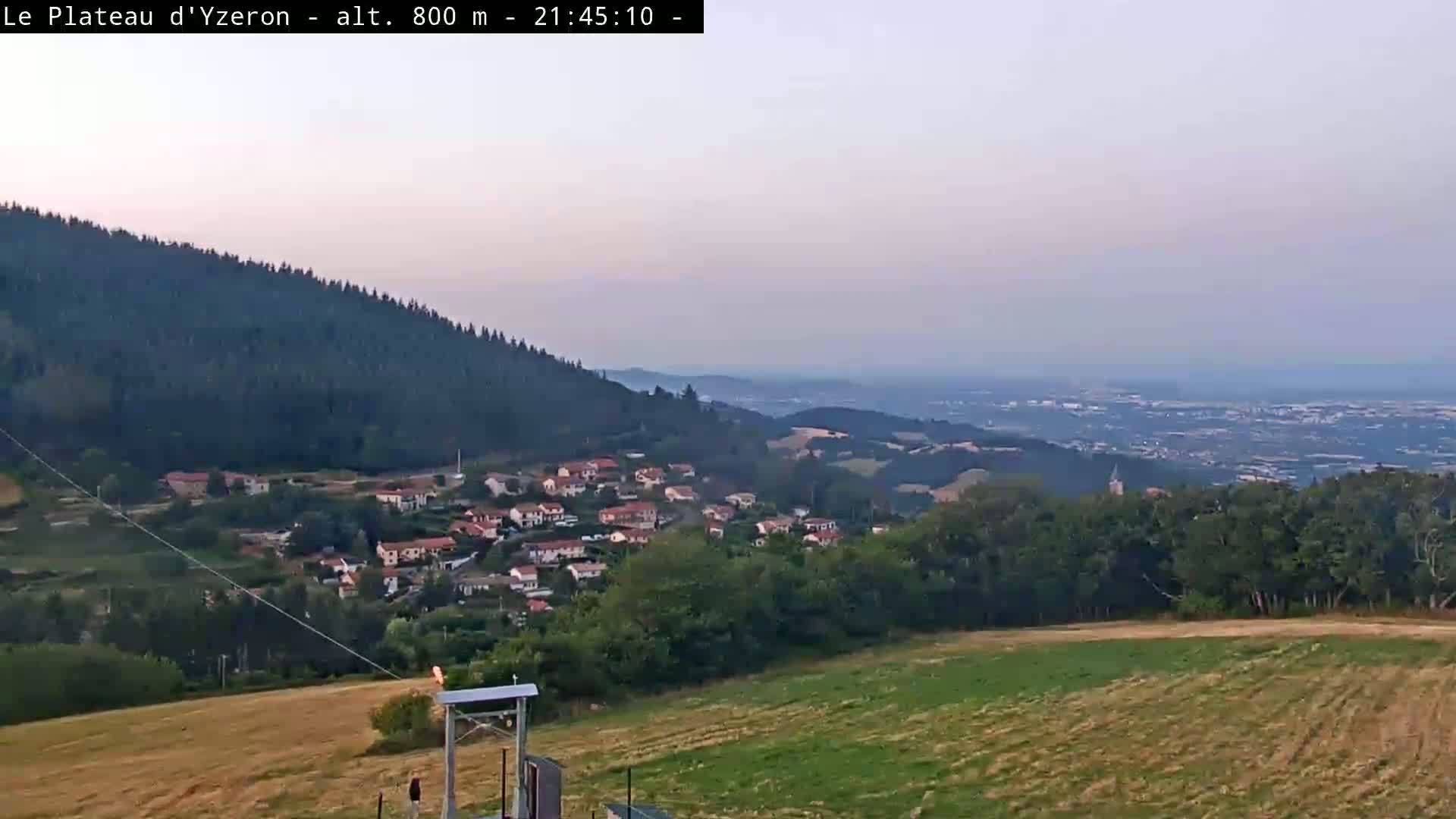 Yzeron Adventure,  Plateau d'Yzeron Live Cam - Lyon, Rhone, Auvergne-Rhone-Alpes, france