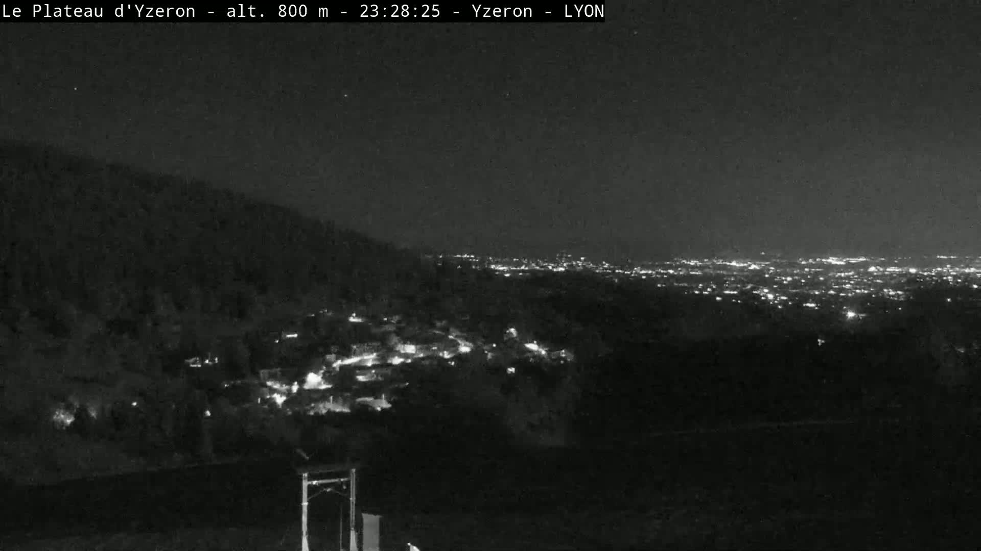 Yzeron Adventure,  Plateau d'Yzeron Live Cam - Lyon, Rhone, Auvergne-Rhone-Alpes, france