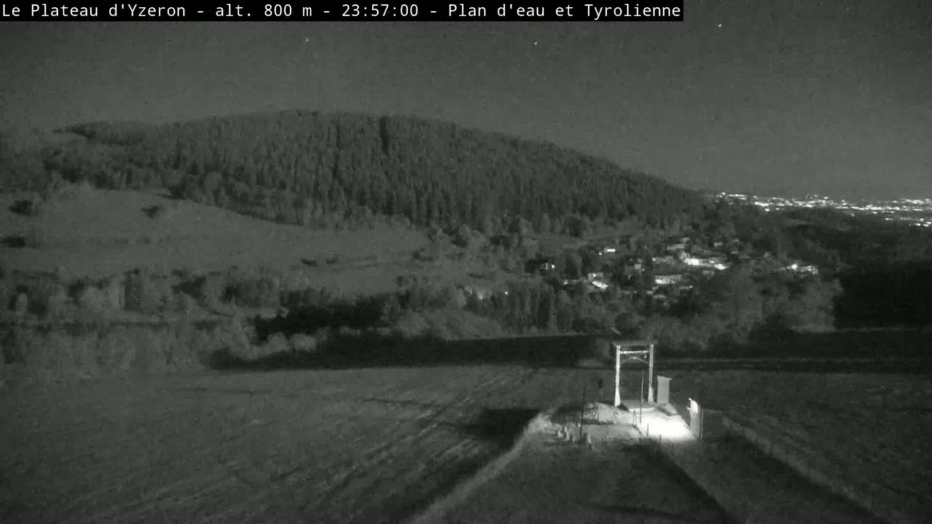 Yzeron Adventure,  Plateau d'Yzeron Live Cam - Lyon, Rhone, Auvergne-Rhone-Alpes, france
