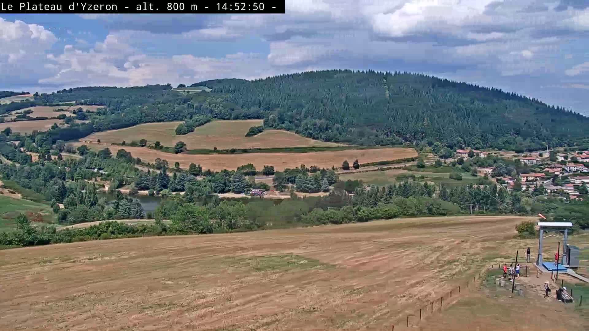 Yzeron Adventure,  Plateau d'Yzeron Live Cam - Lyon, Rhone, Auvergne-Rhone-Alpes, france