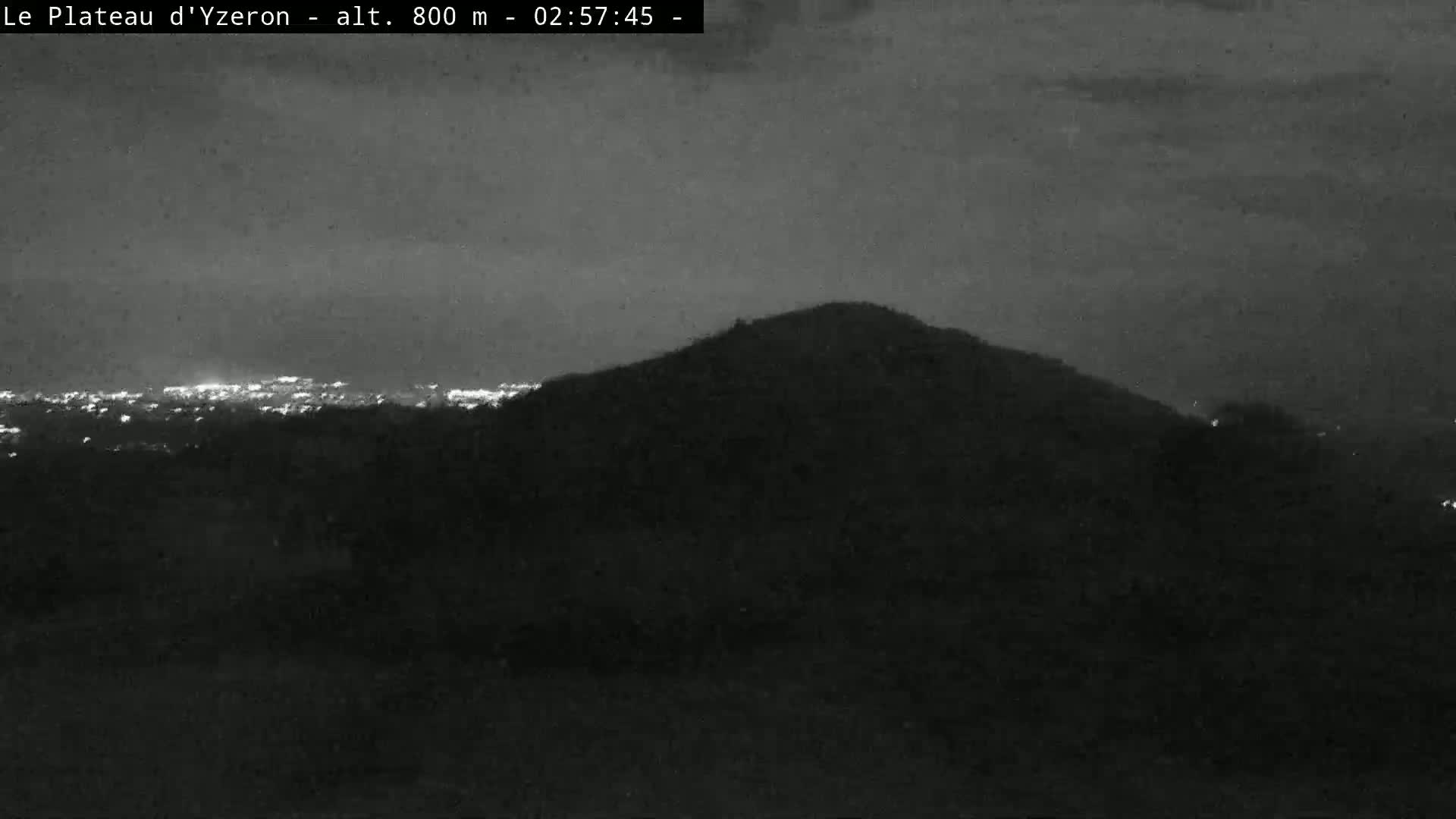 Yzeron Adventure,  Plateau d'Yzeron Live Cam - Lyon, Rhone, Auvergne-Rhone-Alpes, france