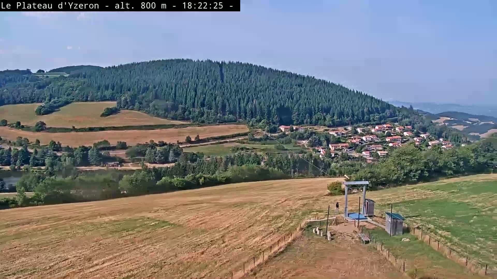 Yzeron Adventure,  Plateau d'Yzeron Live Cam - Lyon, Rhone, Auvergne-Rhone-Alpes, france