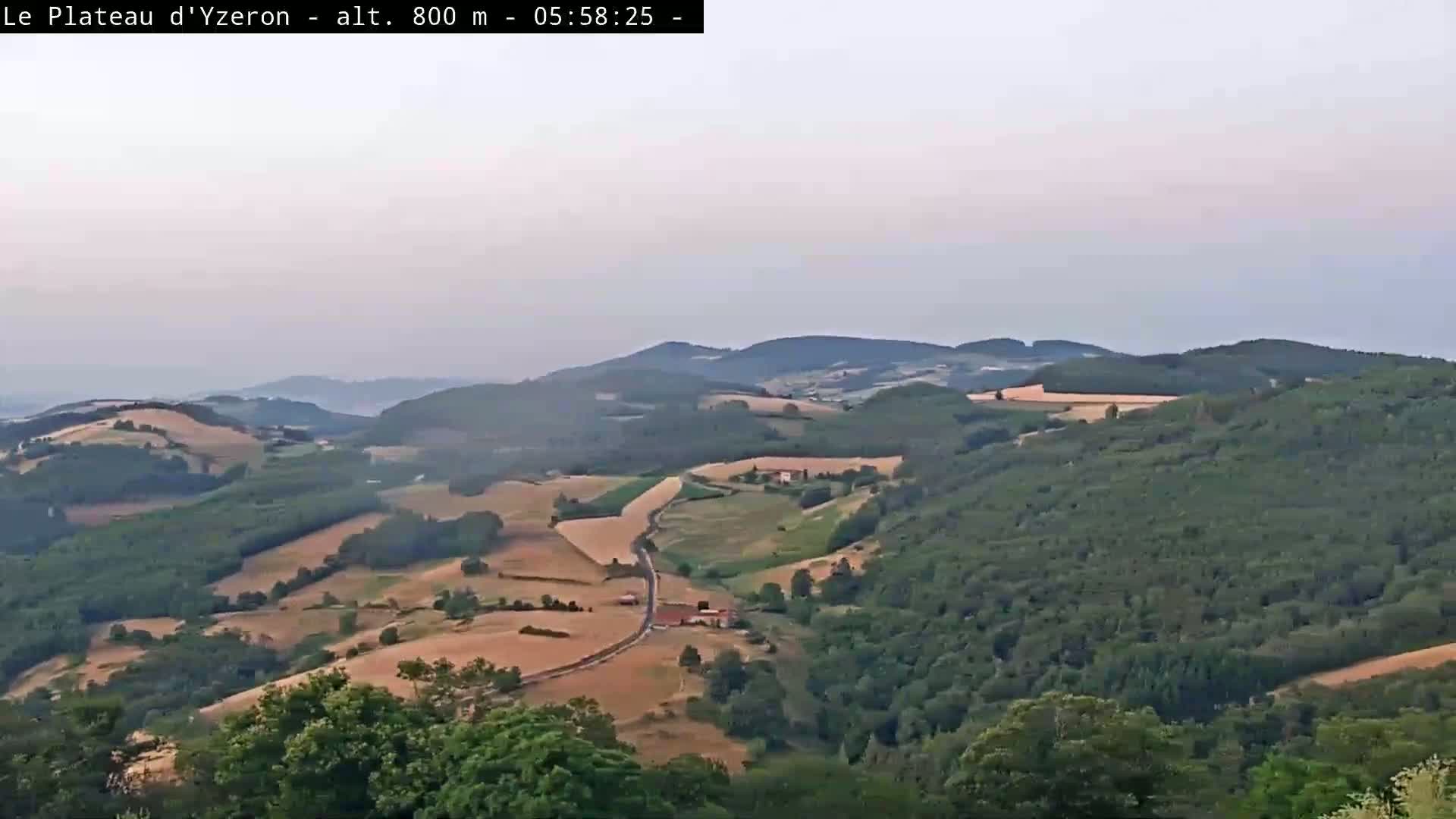 Yzeron Adventure,  Plateau d'Yzeron Live Cam - Lyon, Rhone, Auvergne-Rhone-Alpes, france