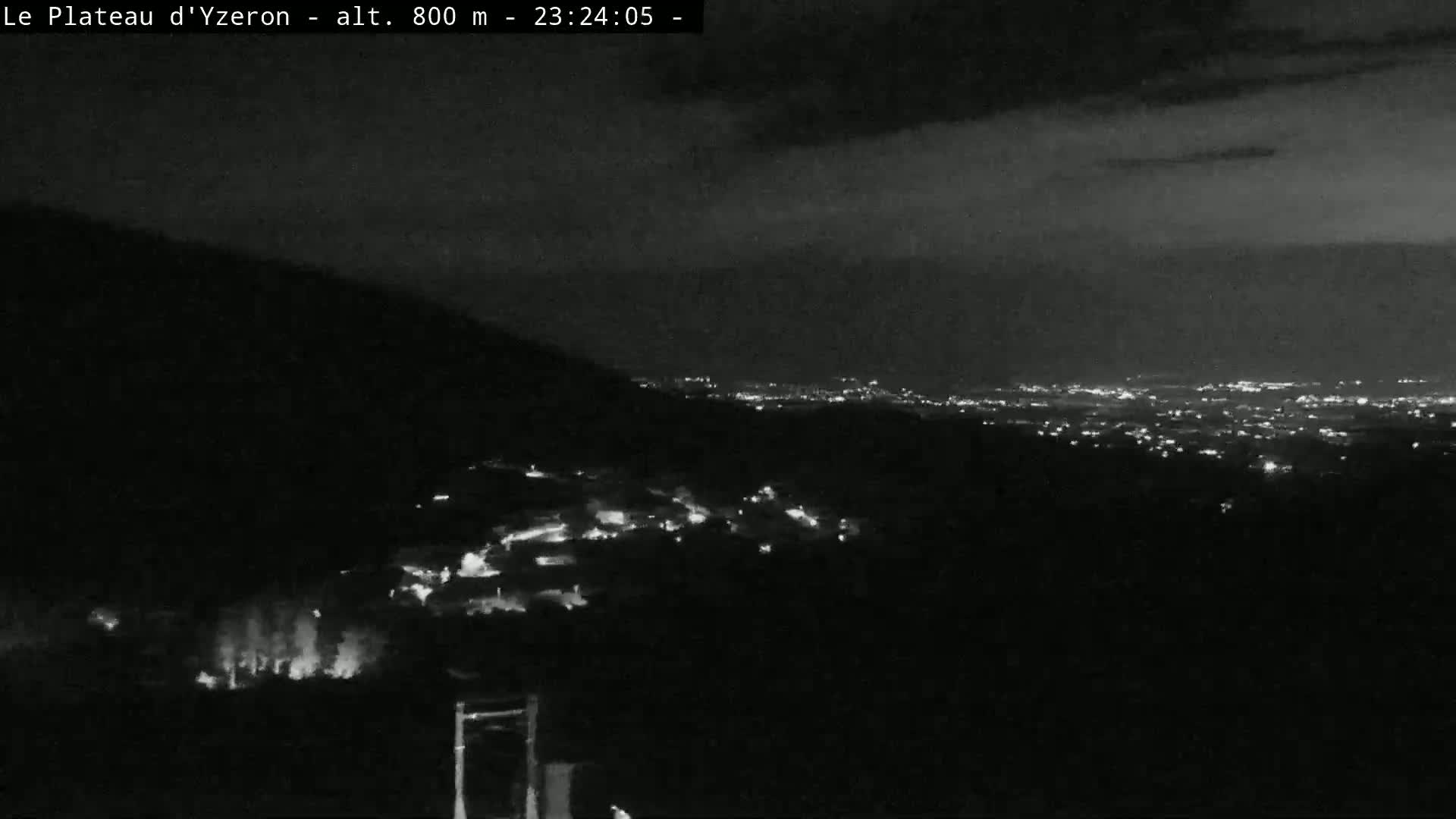 Yzeron Adventure,  Plateau d'Yzeron Live Cam - Lyon, Rhone, Auvergne-Rhone-Alpes, france