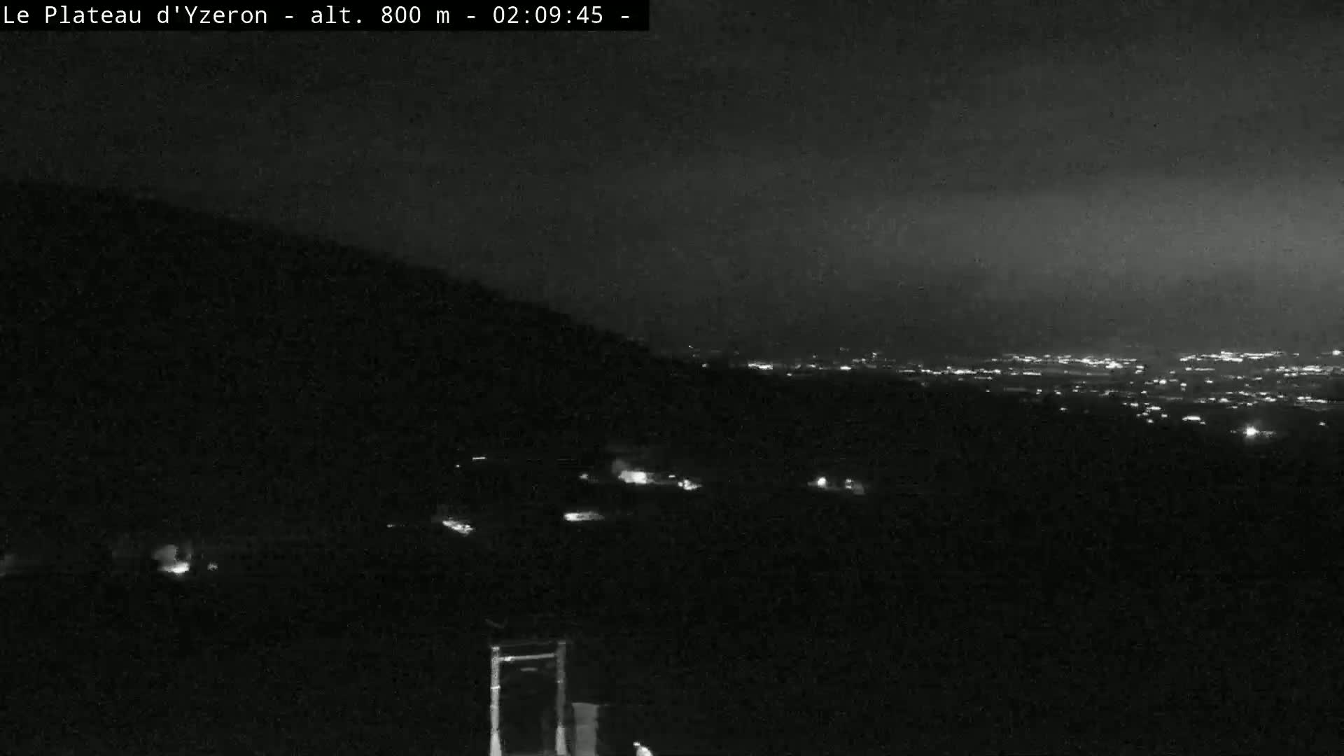 Yzeron Adventure,  Plateau d'Yzeron Live Cam - Lyon, Rhone, Auvergne-Rhone-Alpes, france