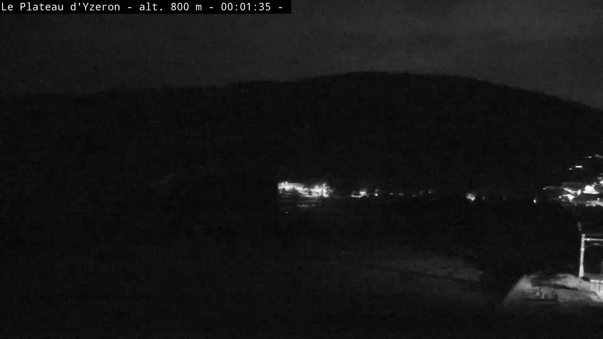 Yzeron Adventure,  Plateau d'Yzeron Live Cam - Lyon, Rhone, Auvergne-Rhone-Alpes, france