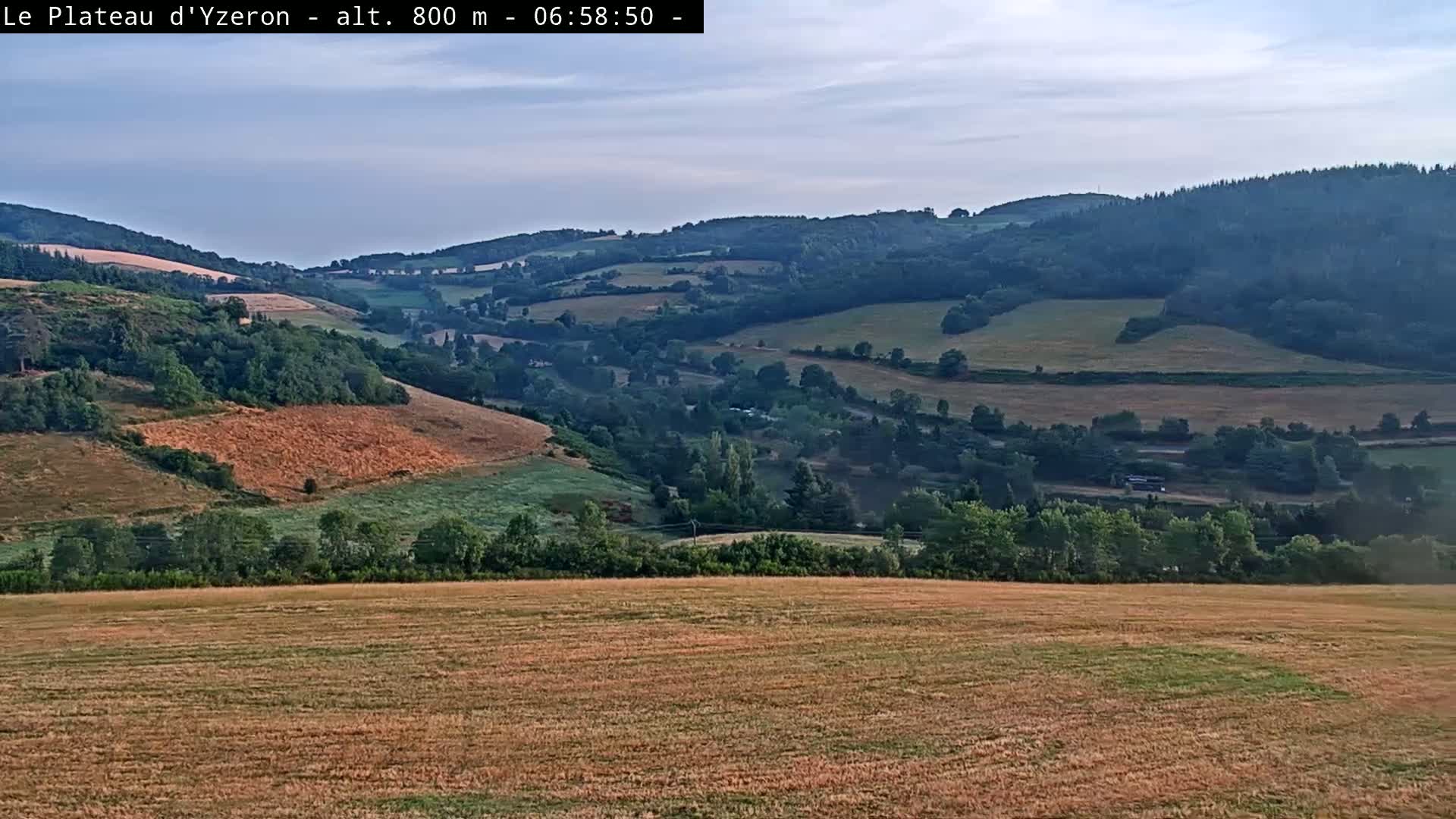 Yzeron Adventure,  Plateau d'Yzeron Live Cam - Lyon, Rhone, Auvergne-Rhone-Alpes, france