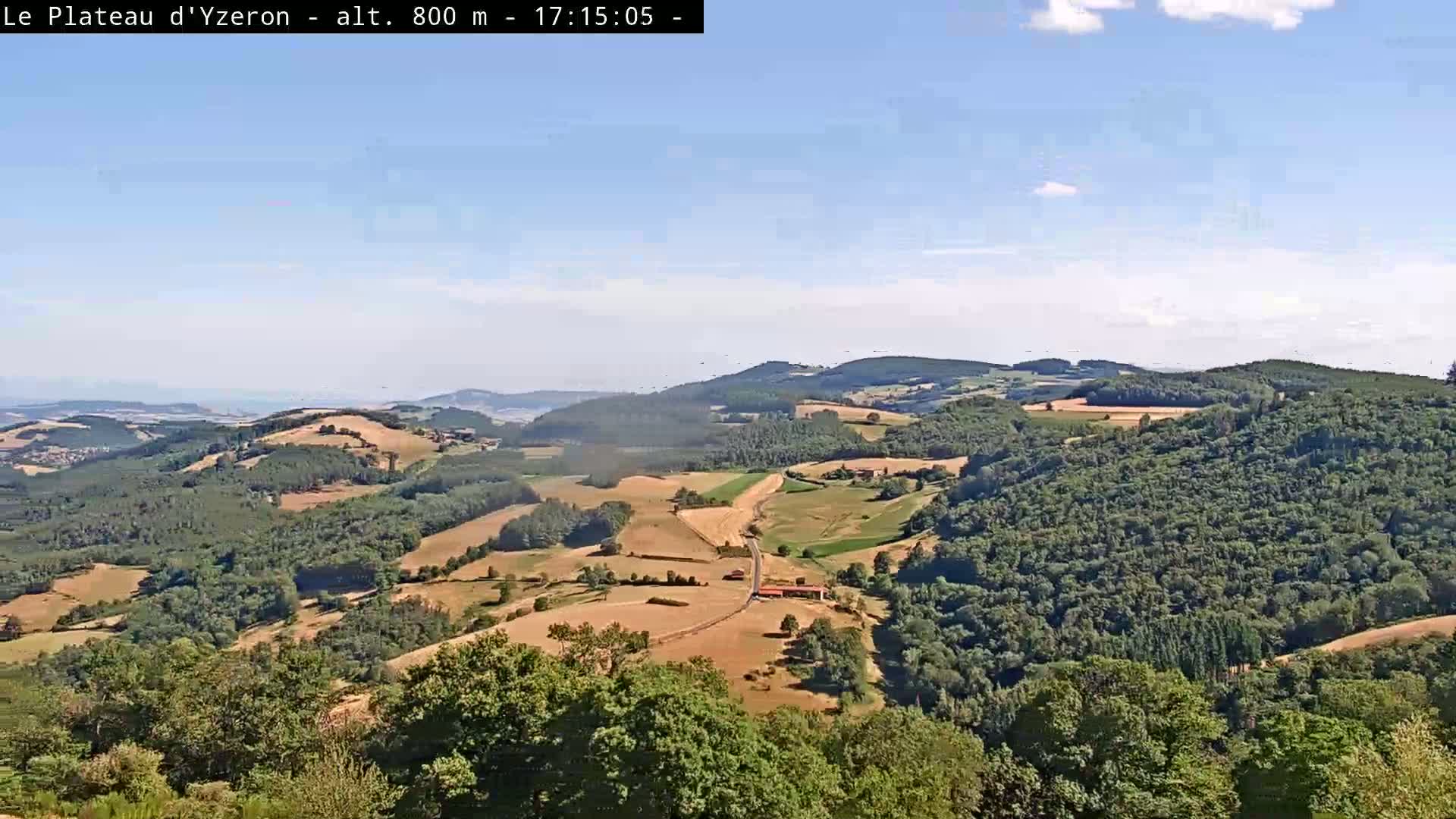Yzeron Adventure,  Plateau d'Yzeron Live Cam - Lyon, Rhone, Auvergne-Rhone-Alpes, france