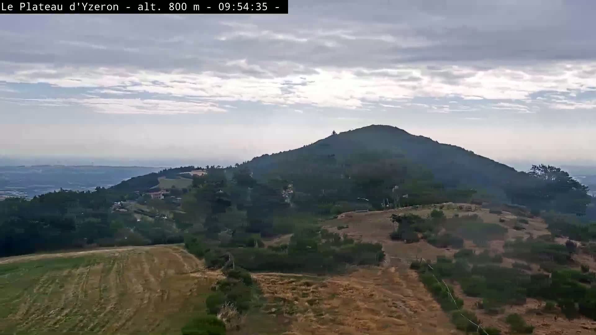 Yzeron Adventure,  Plateau d'Yzeron Live Cam - Lyon, Rhone, Auvergne-Rhone-Alpes, france