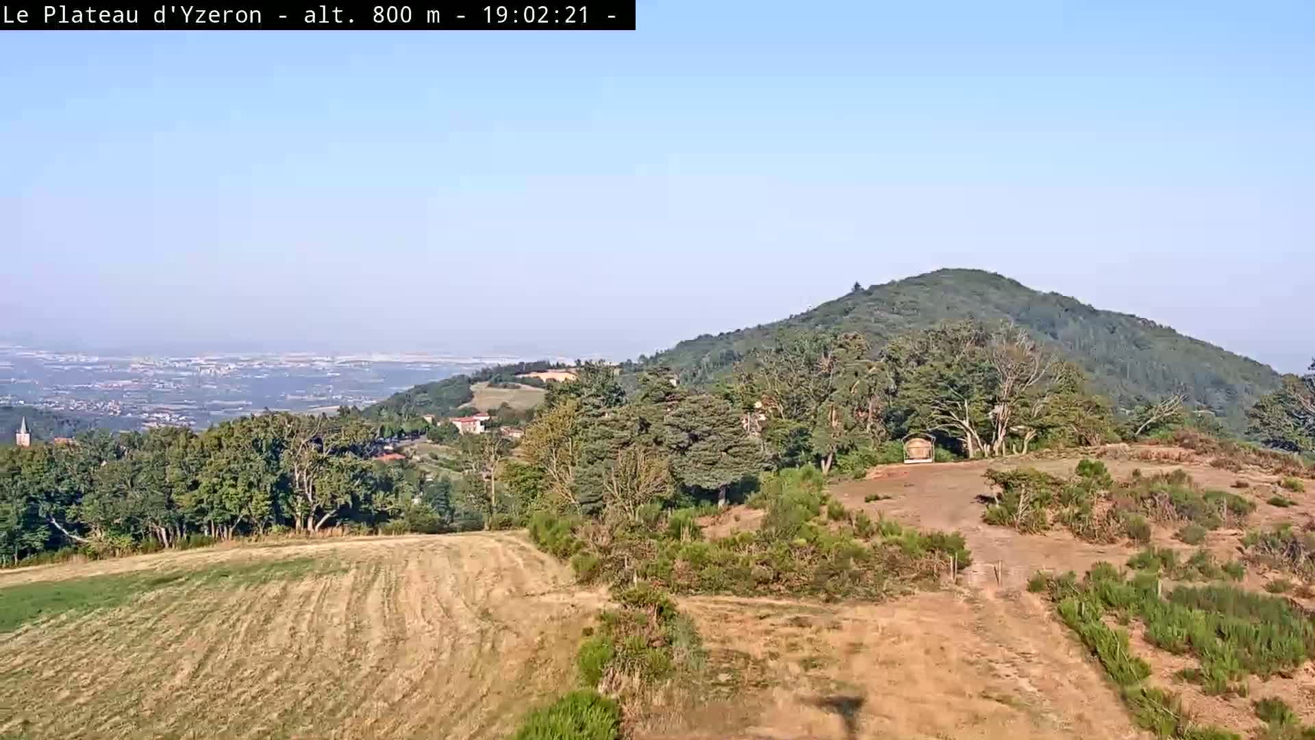 Yzeron Adventure,  Plateau d'Yzeron Live Cam - Lyon, Rhone, Auvergne-Rhone-Alpes, france