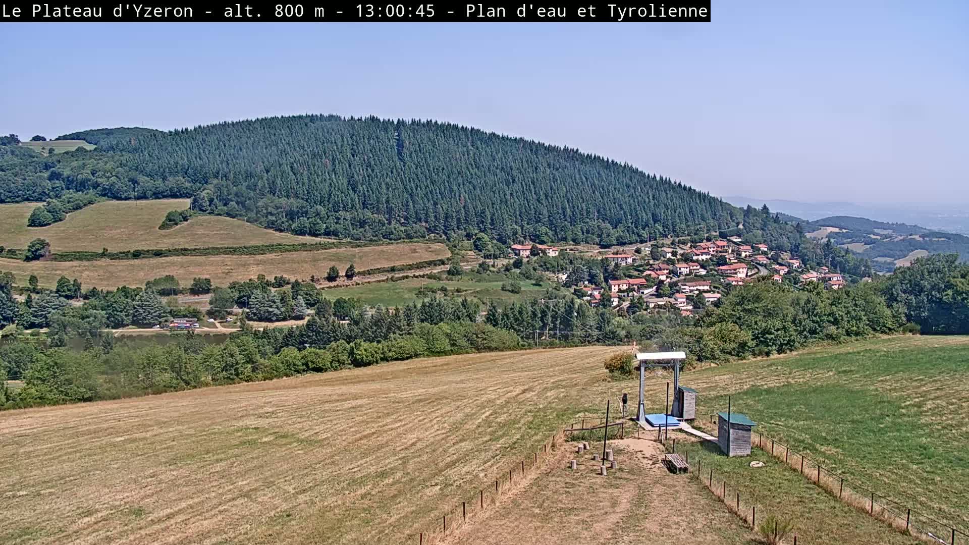 Yzeron Adventure,  Plateau d'Yzeron Live Cam - Lyon, Rhone, Auvergne-Rhone-Alpes, france