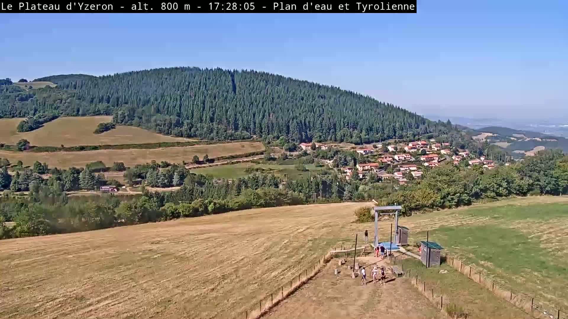 Yzeron Adventure,  Plateau d'Yzeron Live Cam - Lyon, Rhone, Auvergne-Rhone-Alpes, france