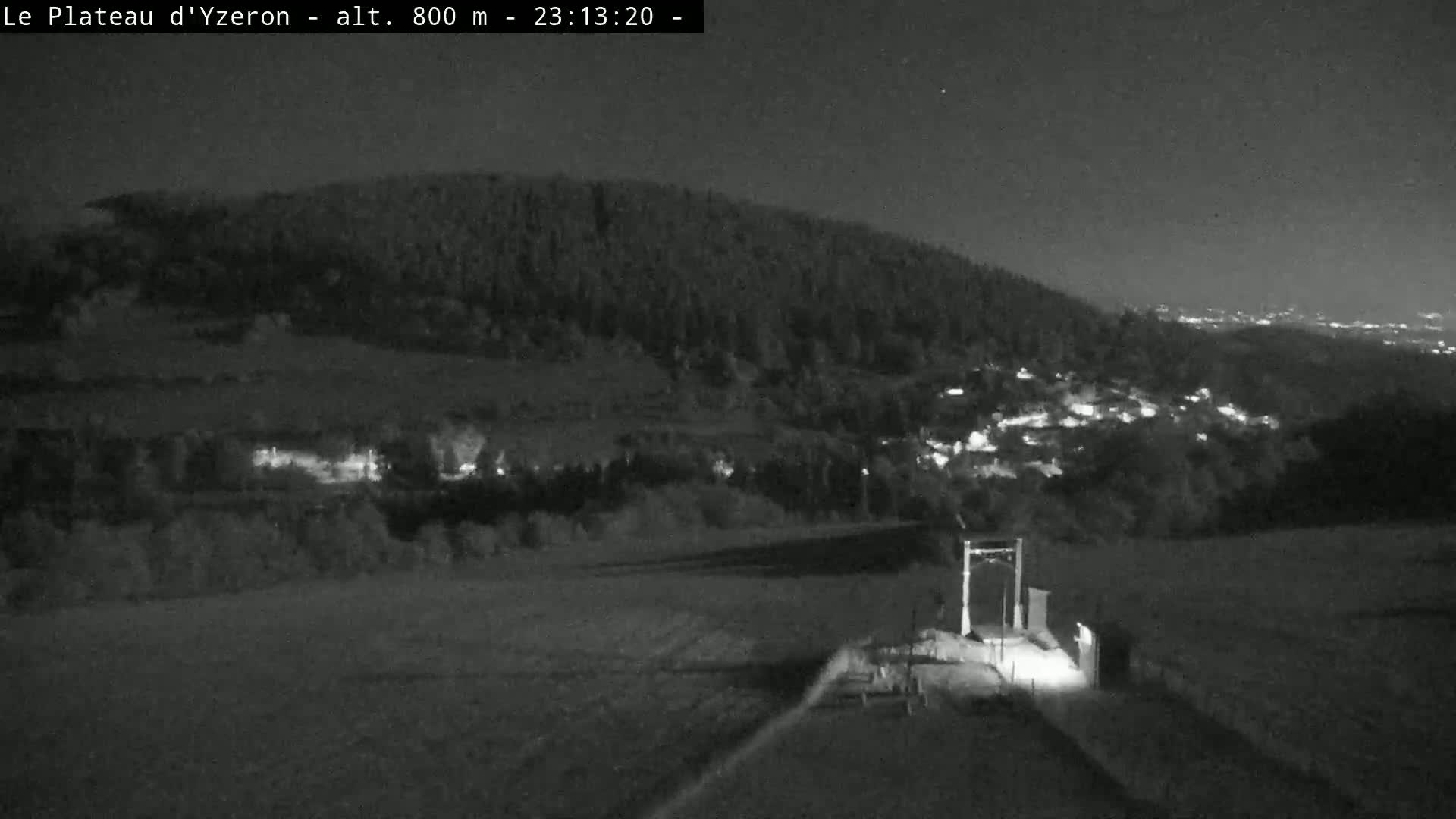 Yzeron Adventure,  Plateau d'Yzeron Live Cam - Lyon, Rhone, Auvergne-Rhone-Alpes, france