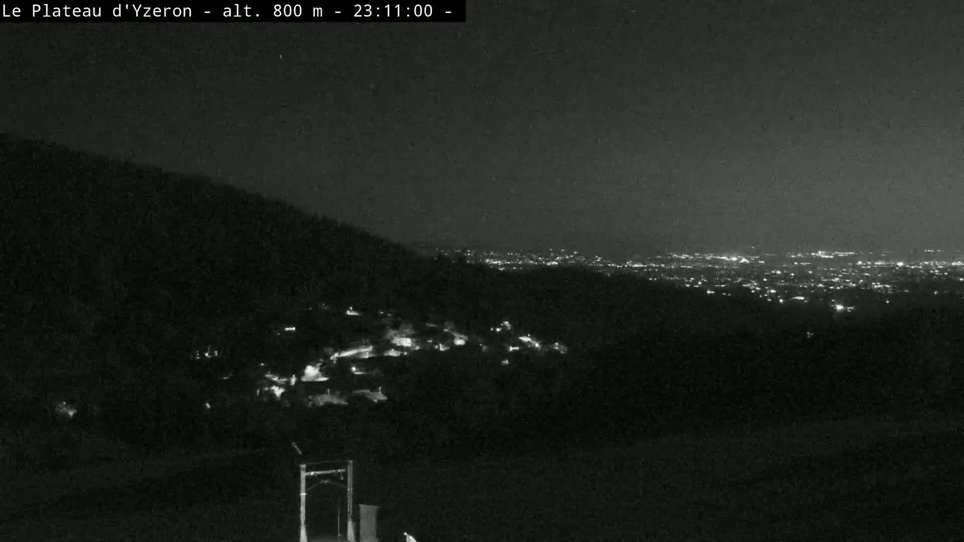 Yzeron Adventure,  Plateau d'Yzeron Live Cam - Lyon, Rhone, Auvergne-Rhone-Alpes, france