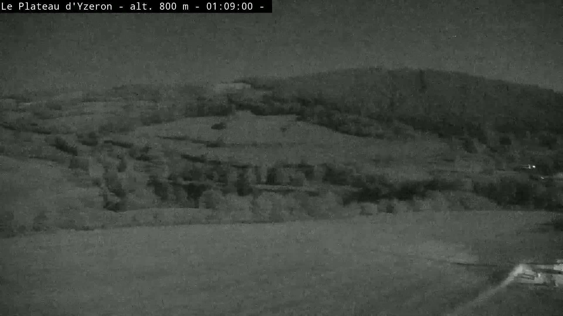 Yzeron Adventure,  Plateau d'Yzeron Live Cam - Lyon, Rhone, Auvergne-Rhone-Alpes, france