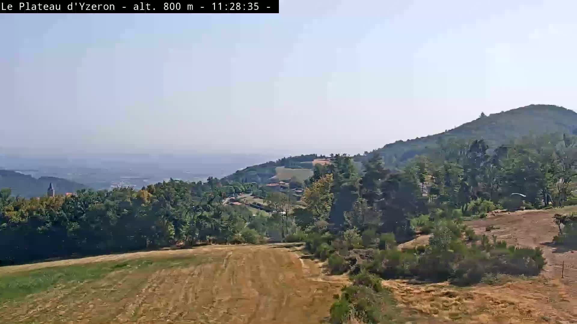 Yzeron Adventure,  Plateau d'Yzeron Live Cam - Lyon, Rhone, Auvergne-Rhone-Alpes, france