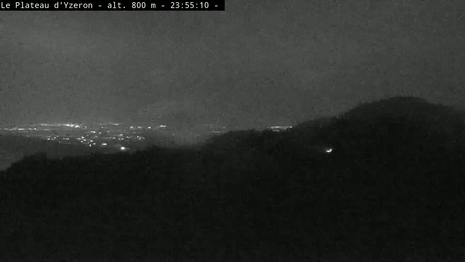 Yzeron Adventure,  Plateau d'Yzeron Live Cam - Lyon, Rhone, Auvergne-Rhone-Alpes, france