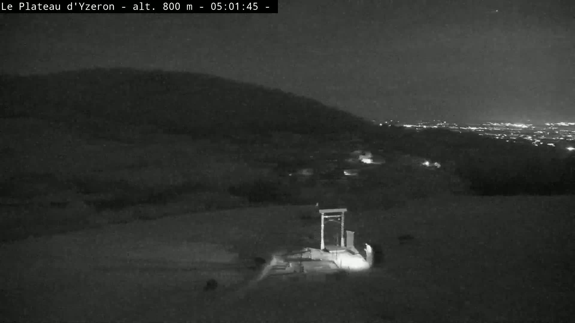 Yzeron Adventure,  Plateau d'Yzeron Live Cam - Lyon, Rhone, Auvergne-Rhone-Alpes, france