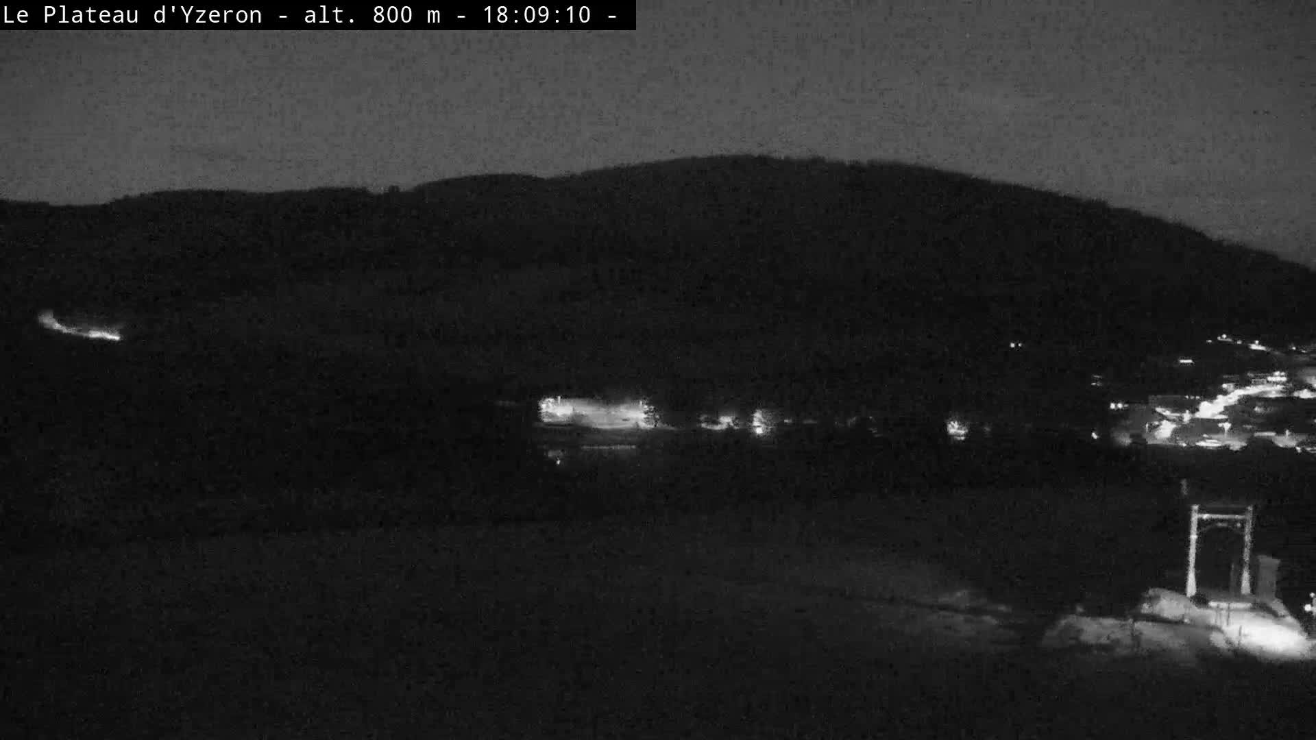 Yzeron Adventure,  Plateau d'Yzeron Live Cam - Lyon, Rhone, Auvergne-Rhone-Alpes, france