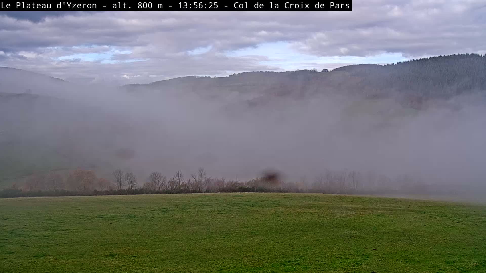 Yzeron Adventure,  Plateau d'Yzeron Live Cam - Lyon, Rhone, Auvergne-Rhone-Alpes, france