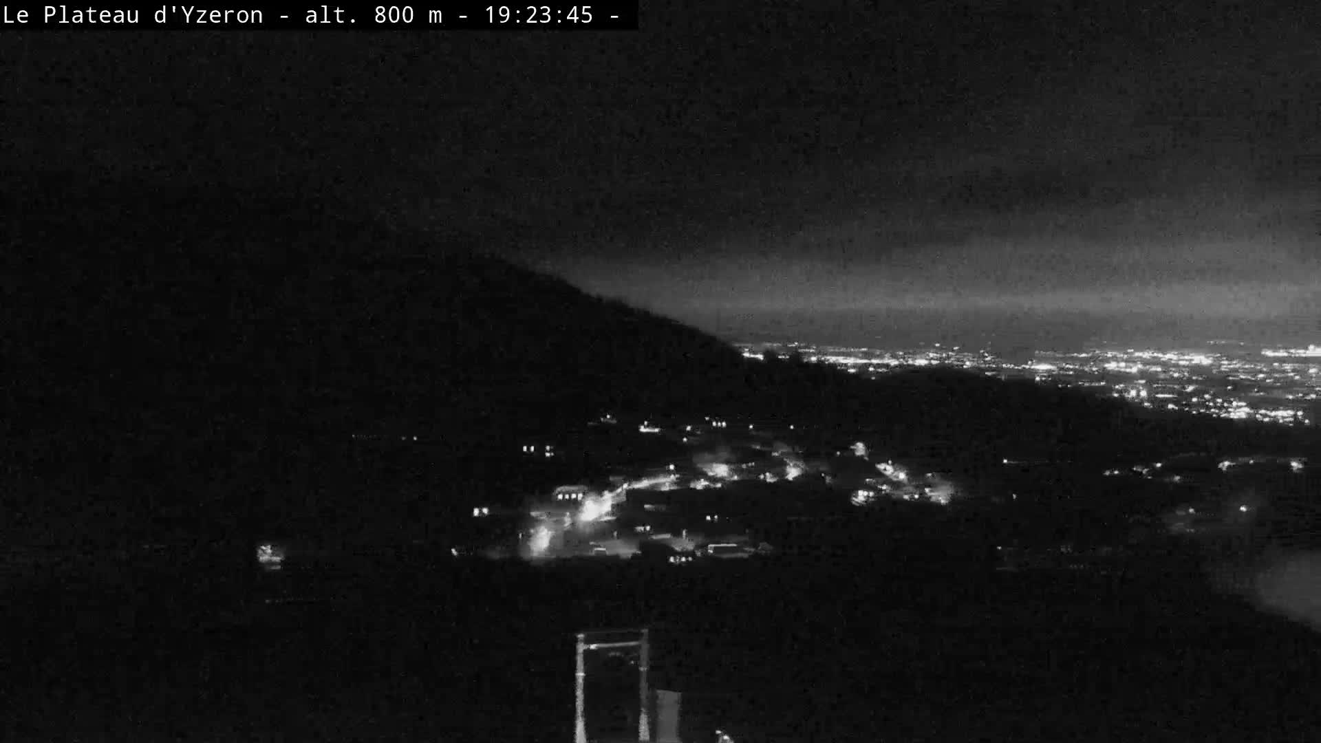 Yzeron Adventure,  Plateau d'Yzeron Live Cam - Lyon, Rhone, Auvergne-Rhone-Alpes, france