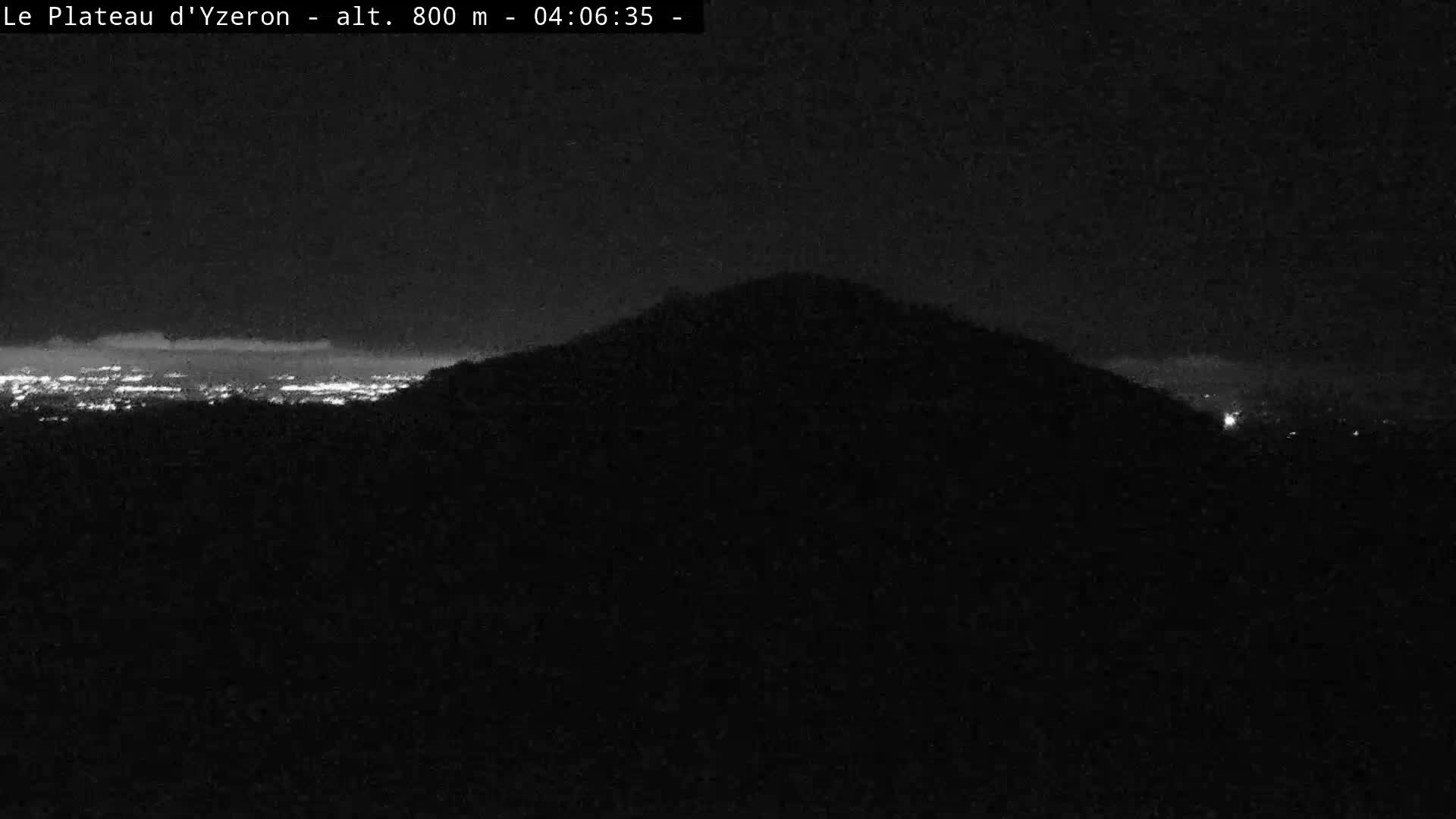 Yzeron Adventure,  Plateau d'Yzeron Live Cam - Lyon, Rhone, Auvergne-Rhone-Alpes, france