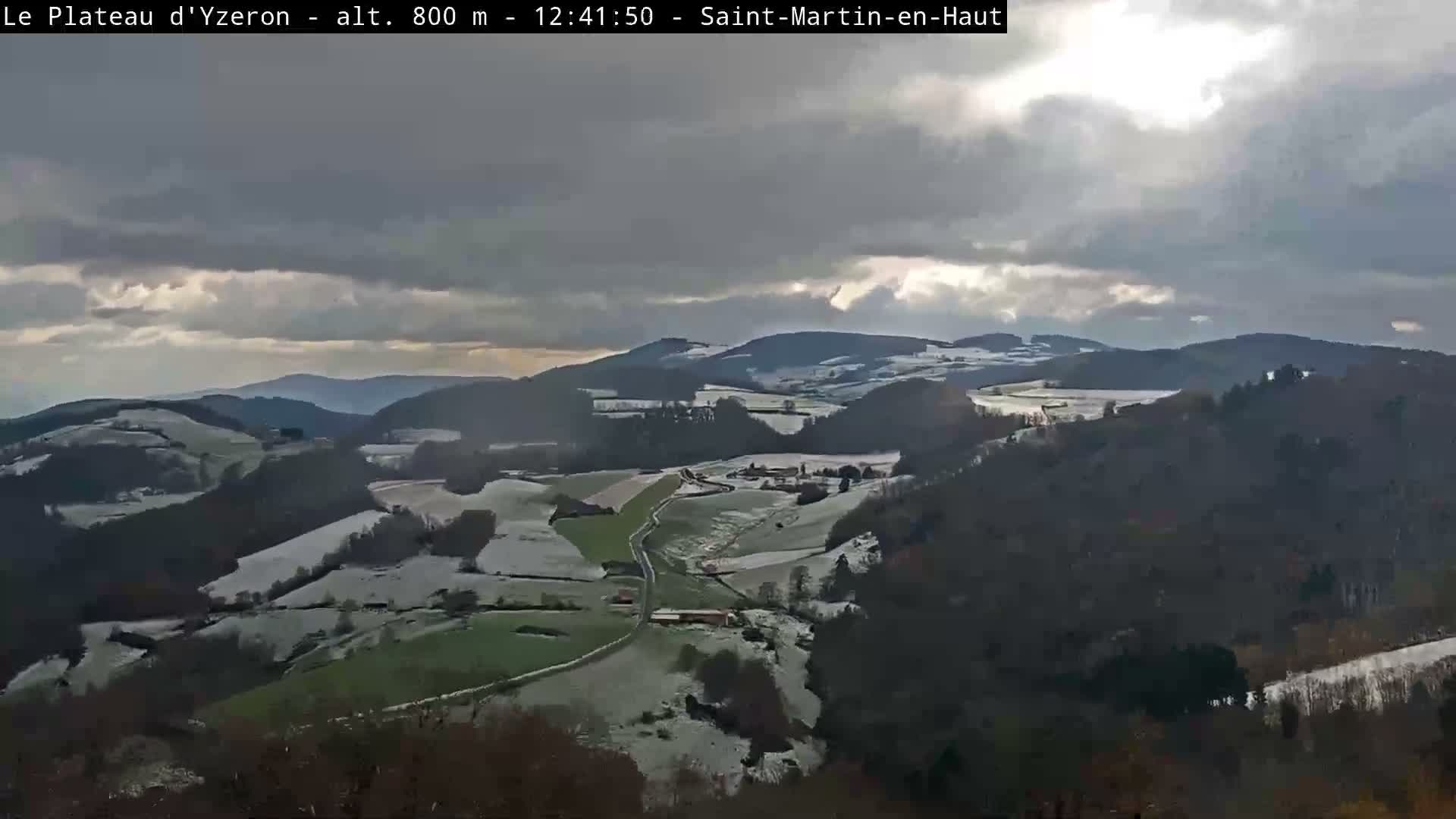 Yzeron Adventure,  Plateau d'Yzeron Live Cam - Lyon, Rhone, Auvergne-Rhone-Alpes, france