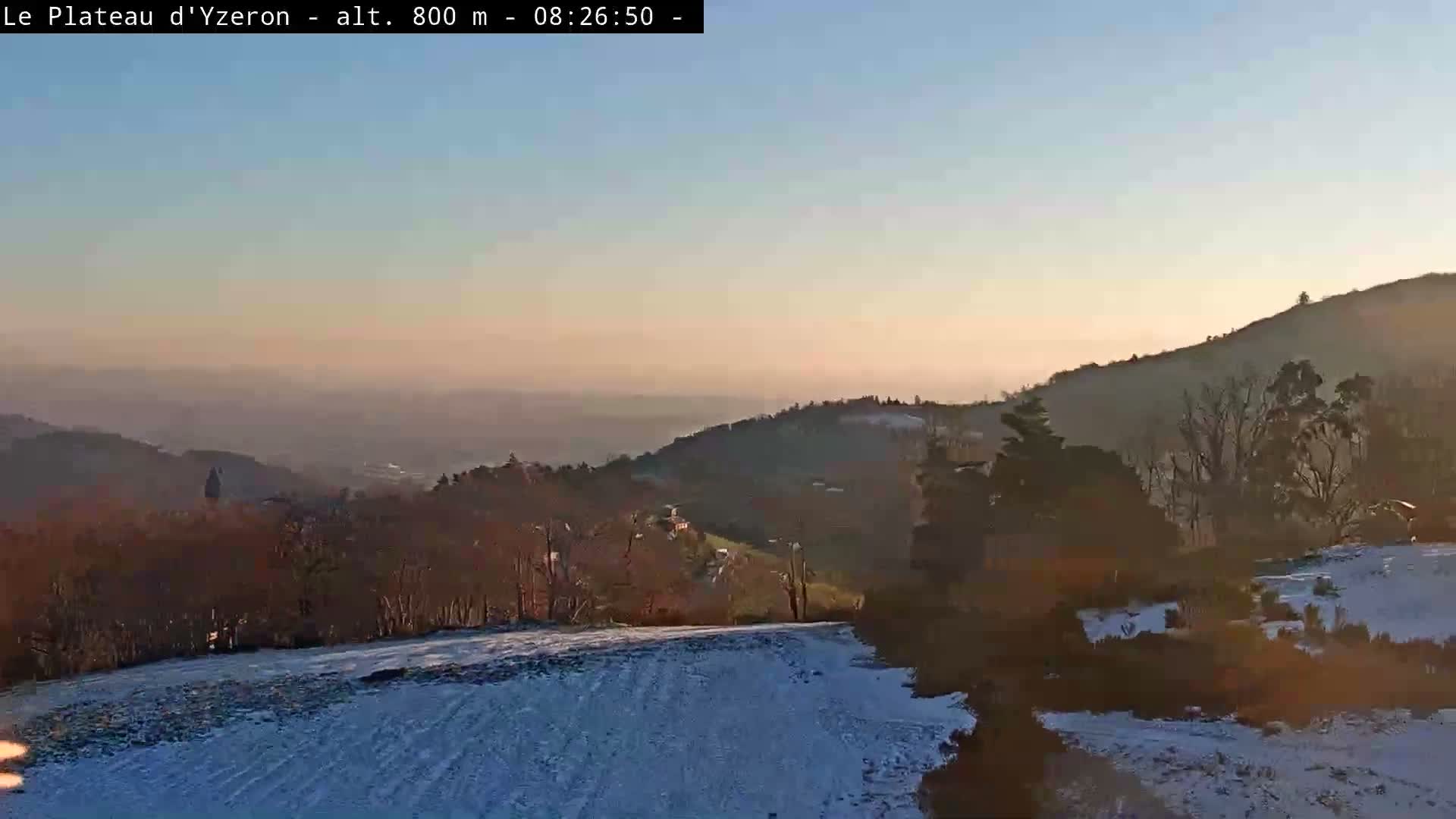 Yzeron Adventure,  Plateau d'Yzeron Live Cam - Lyon, Rhone, Auvergne-Rhone-Alpes, france