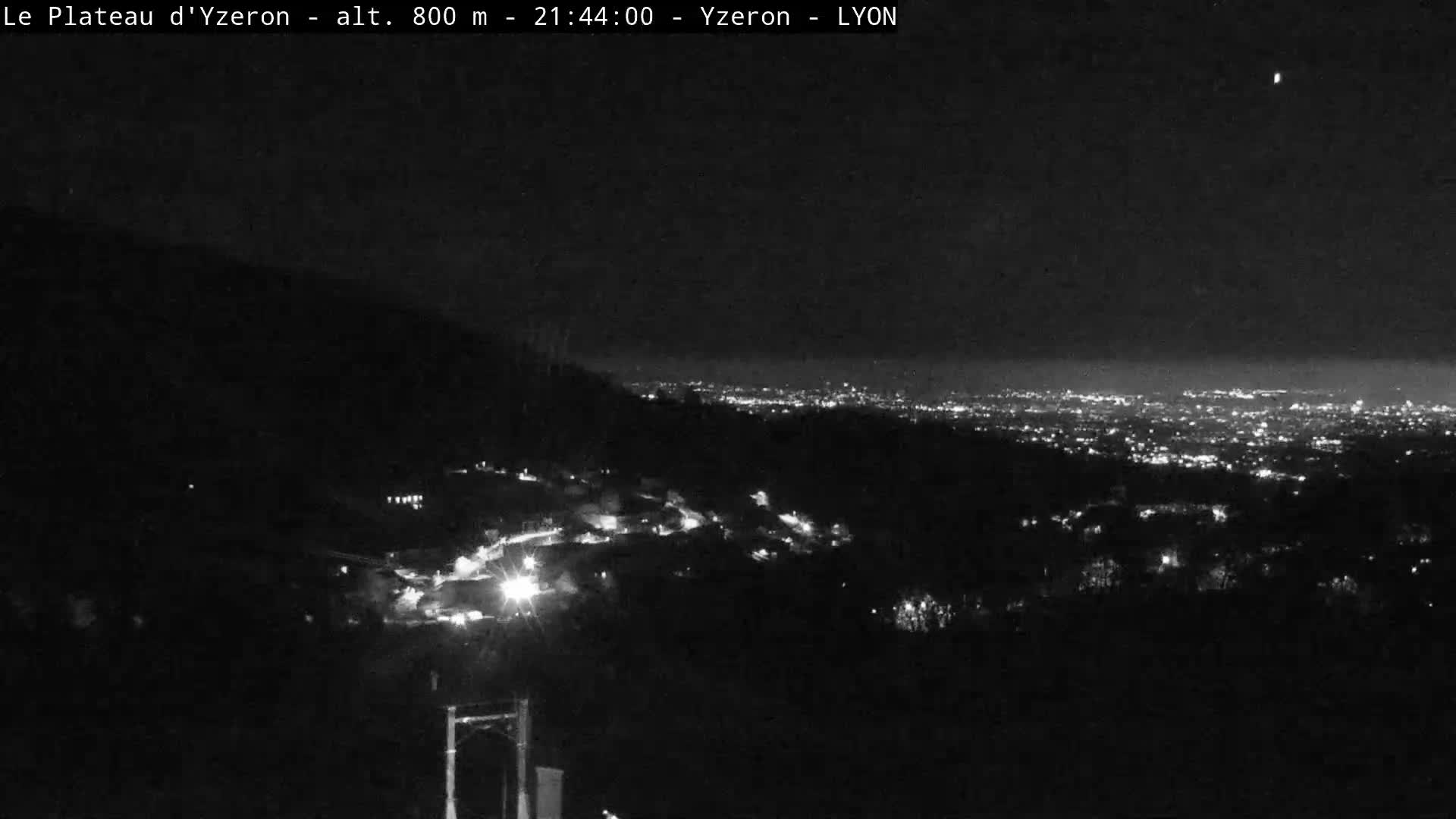 Yzeron Adventure,  Plateau d'Yzeron Live Cam - Lyon, Rhone, Auvergne-Rhone-Alpes, france