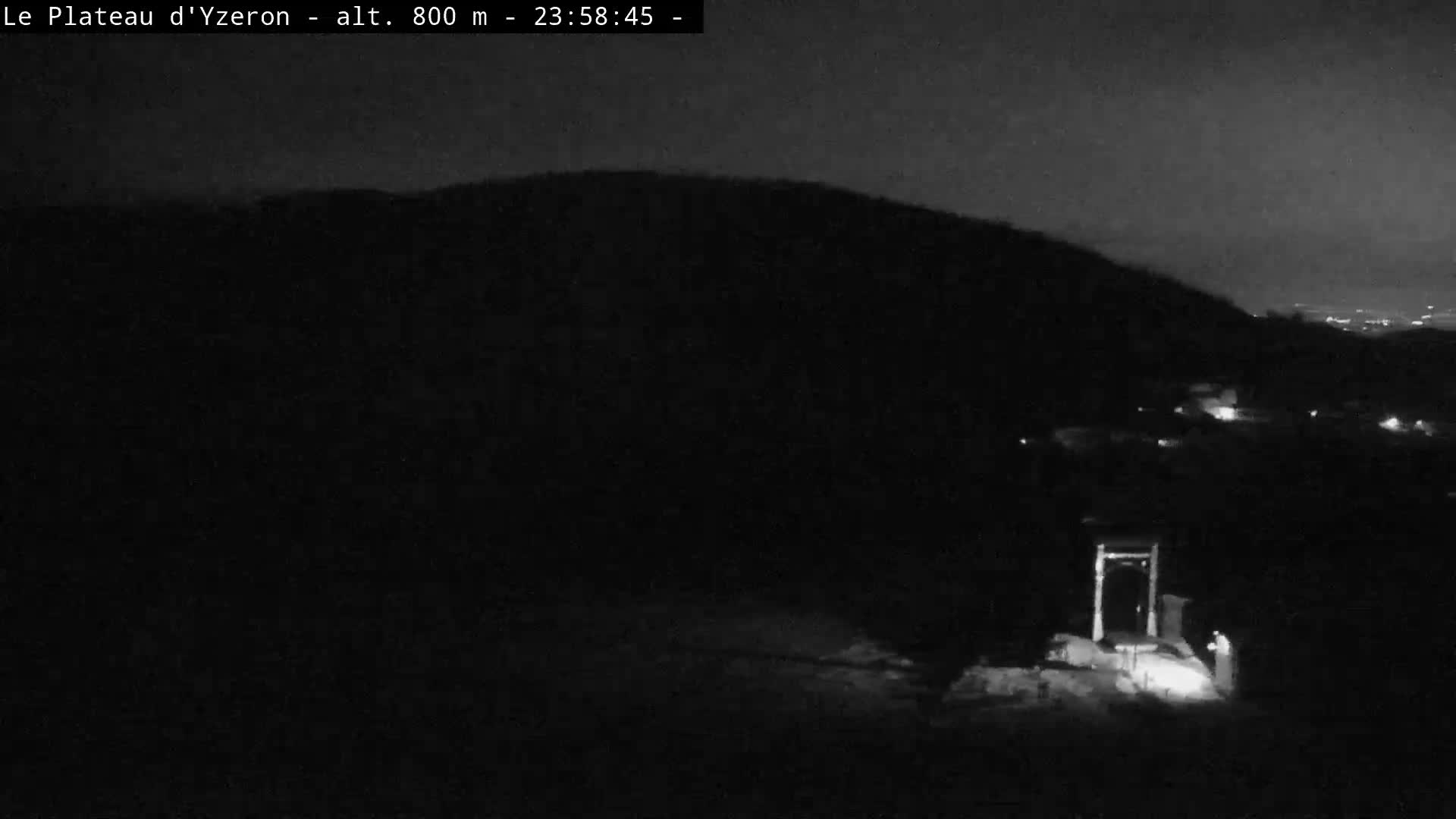 Yzeron Adventure,  Plateau d'Yzeron Live Cam - Lyon, Rhone, Auvergne-Rhone-Alpes, france