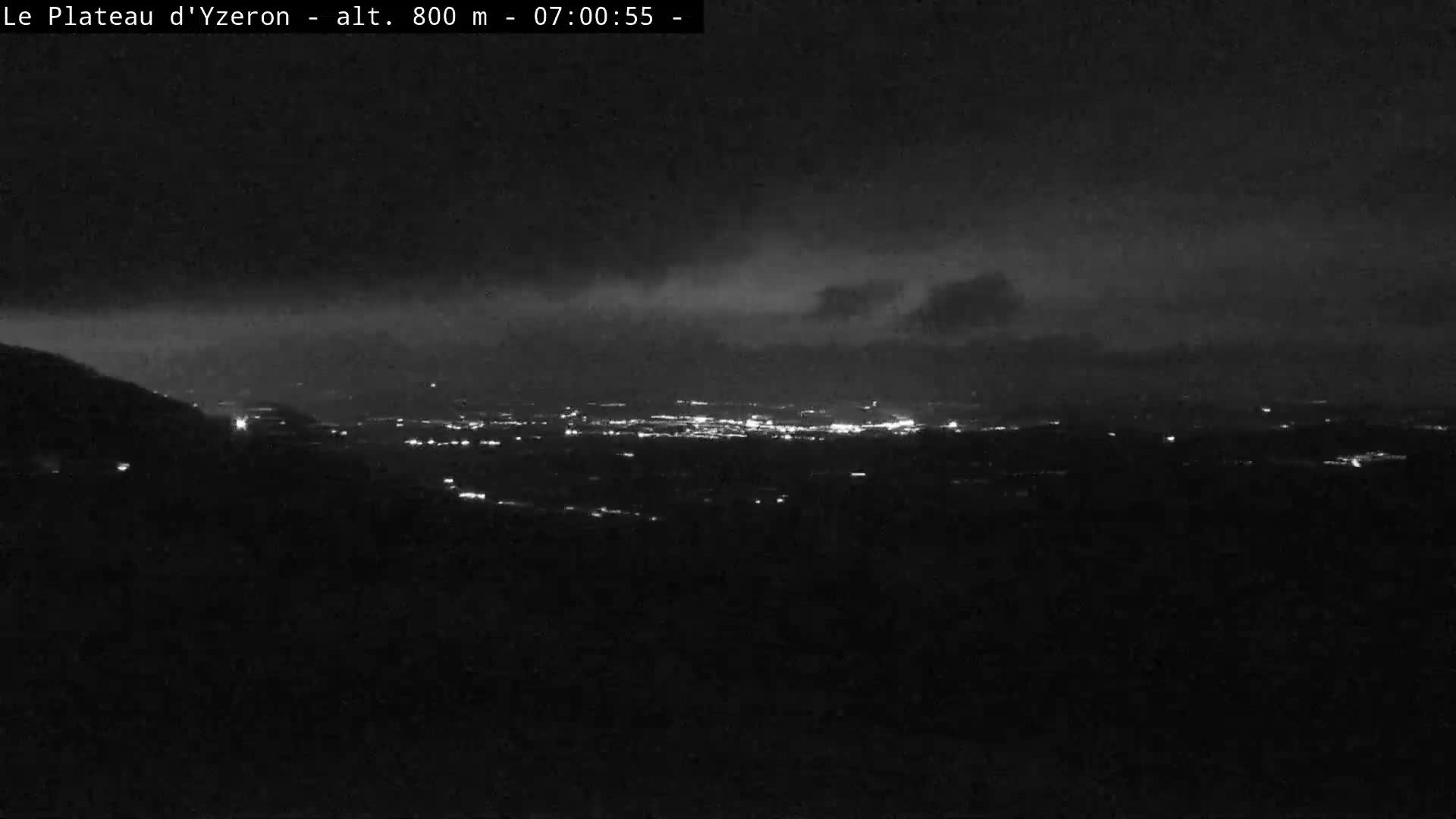 Yzeron Adventure,  Plateau d'Yzeron Live Cam - Lyon, Rhone, Auvergne-Rhone-Alpes, france