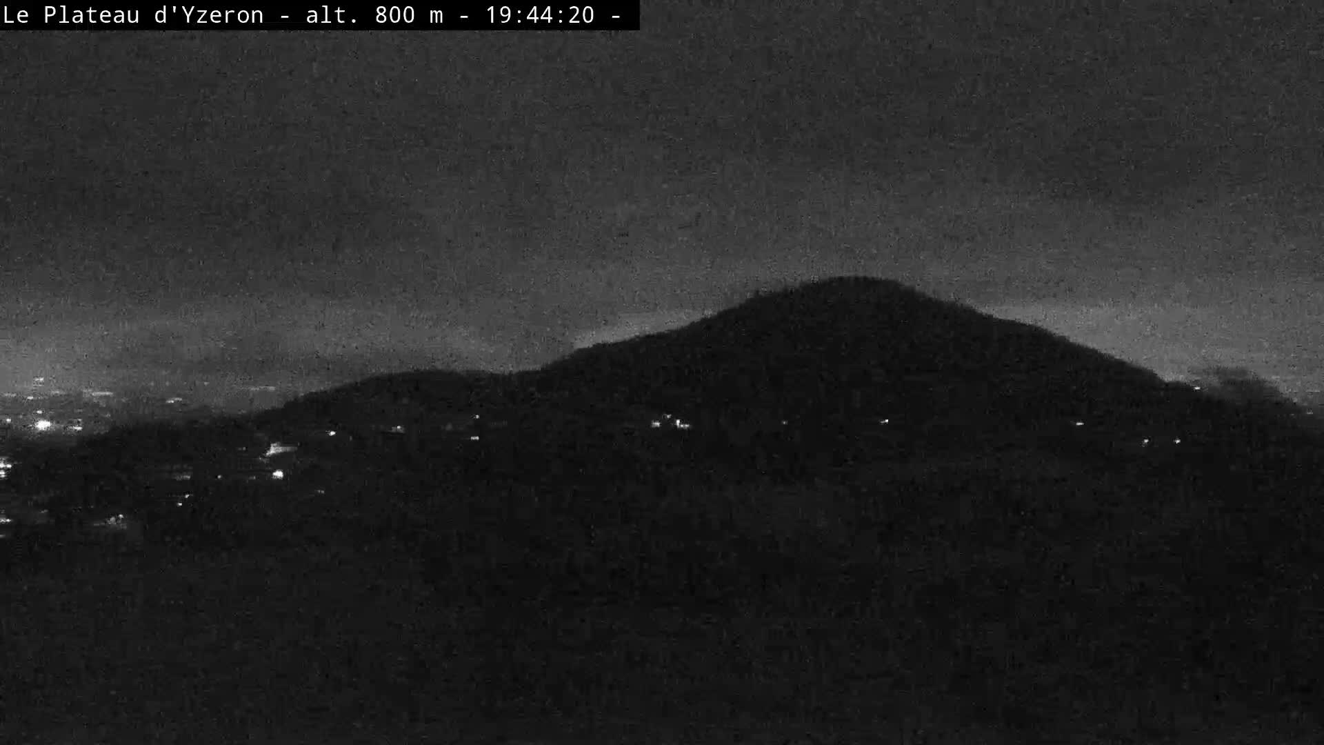 Yzeron Adventure,  Plateau d'Yzeron Live Cam - Lyon, Rhone, Auvergne-Rhone-Alpes, france