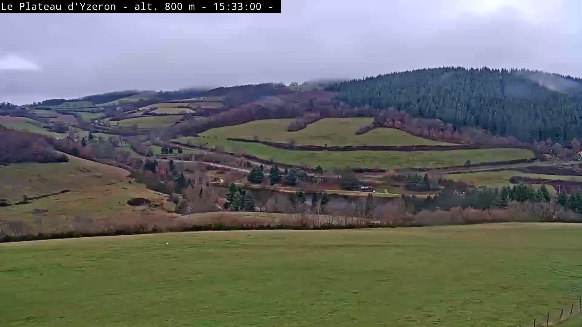 Yzeron Adventure,  Plateau d'Yzeron Live Cam - Lyon, Rhone, Auvergne-Rhone-Alpes, france