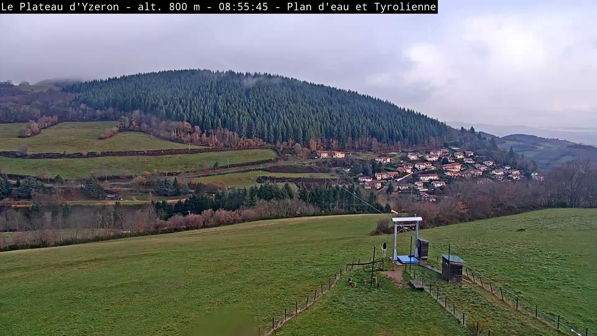 Yzeron Adventure,  Plateau d'Yzeron Live Cam - Lyon, Rhone, Auvergne-Rhone-Alpes, france