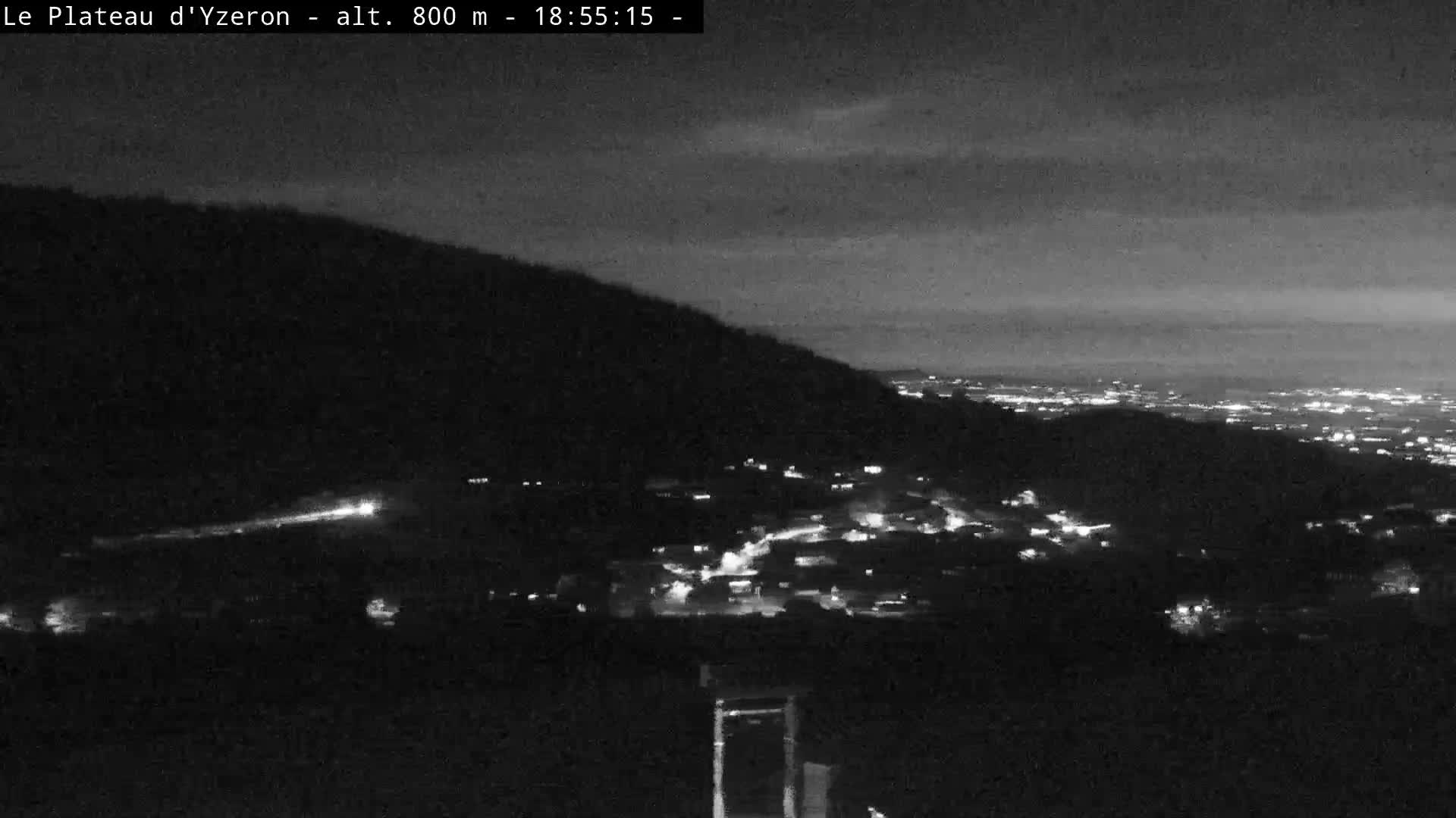 Yzeron Adventure,  Plateau d'Yzeron Live Cam - Lyon, Rhone, Auvergne-Rhone-Alpes, france