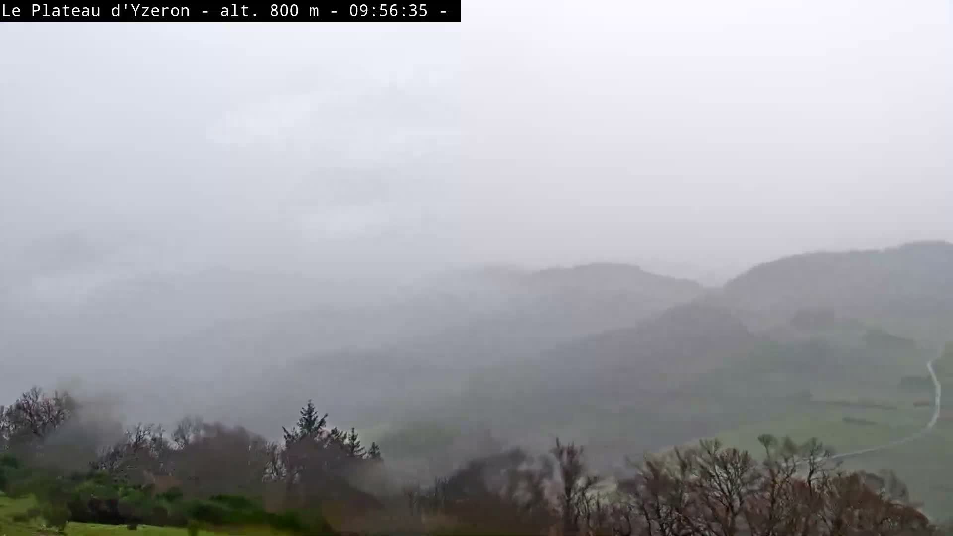 Yzeron Adventure,  Plateau d'Yzeron Live Cam - Lyon, Rhone, Auvergne-Rhone-Alpes, france